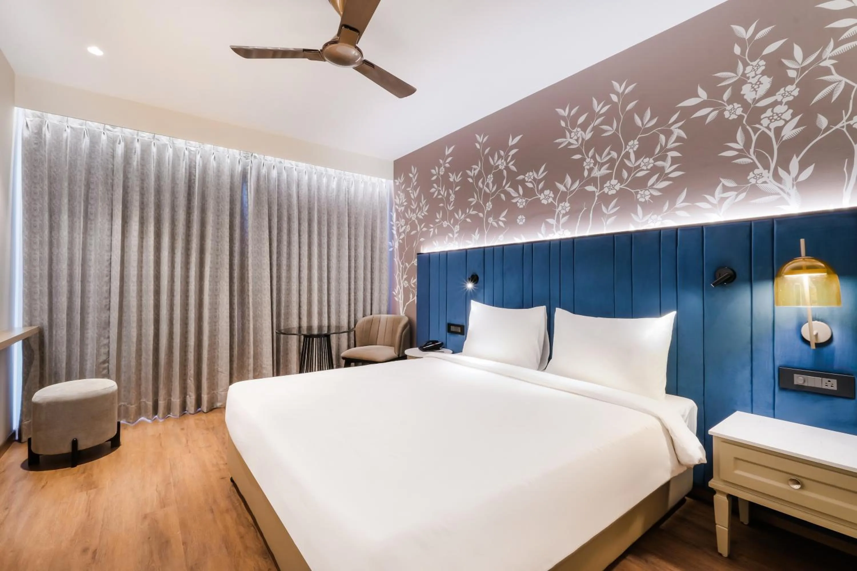 Bed in 7 Apple Hotel Jal Mahal, Jaipur