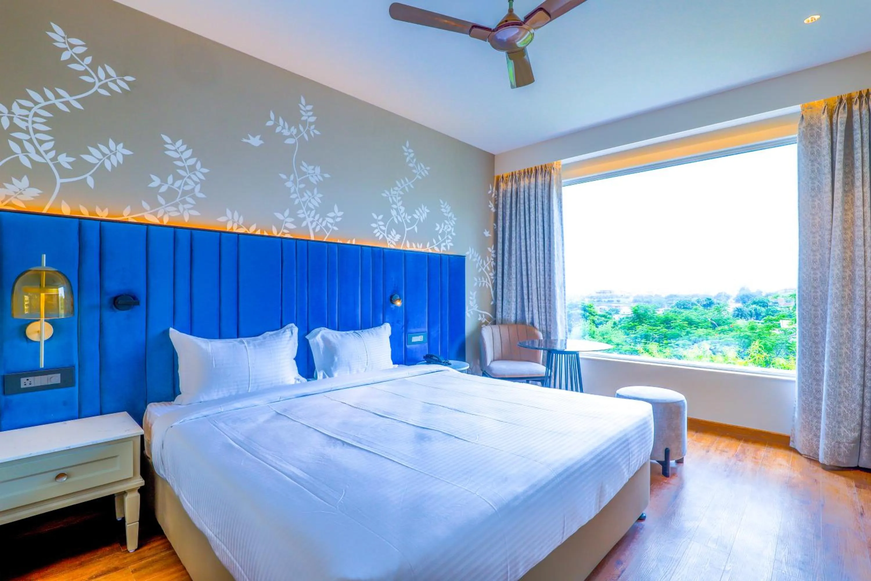 Bed in 7 Apple Hotel Jal Mahal, Jaipur