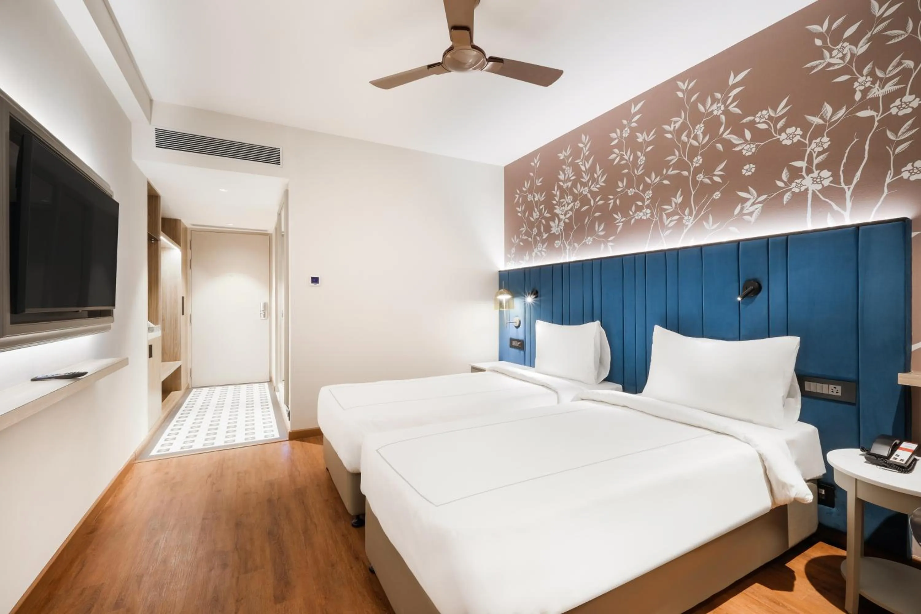 Bed in 7 Apple Hotel Jal Mahal, Jaipur