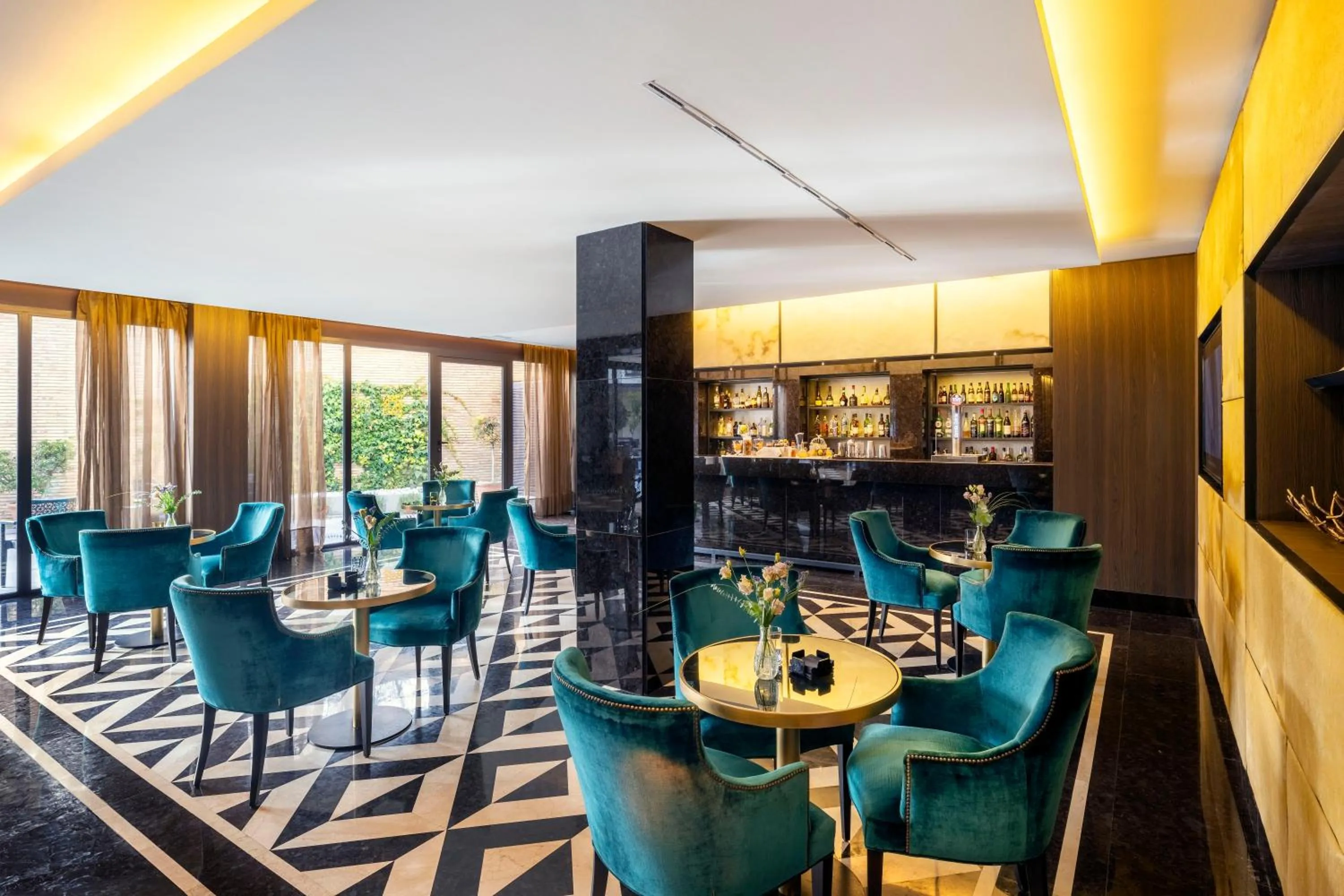 Lounge or bar in Áurea Washington Irving by Eurostars Hotel Company
