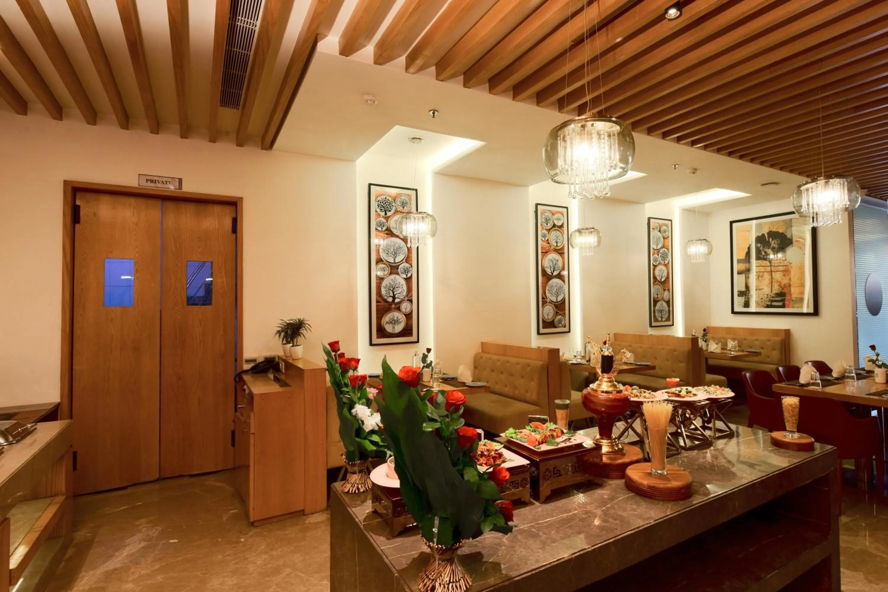 Restaurant/places to eat in SureStay by Best Western Model Town Amritsar