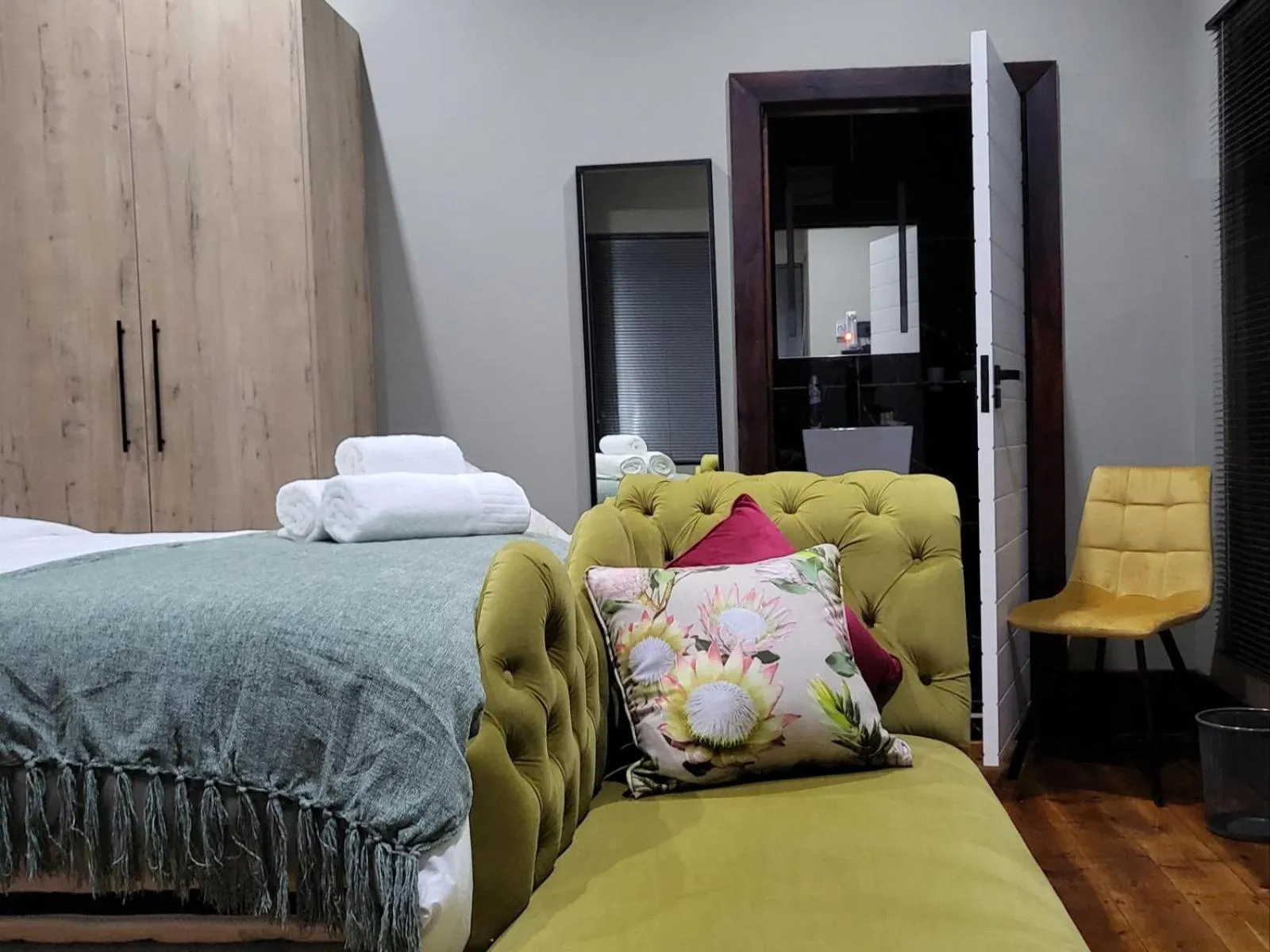 Photo of the whole room, Bed in @ 21 Guest House