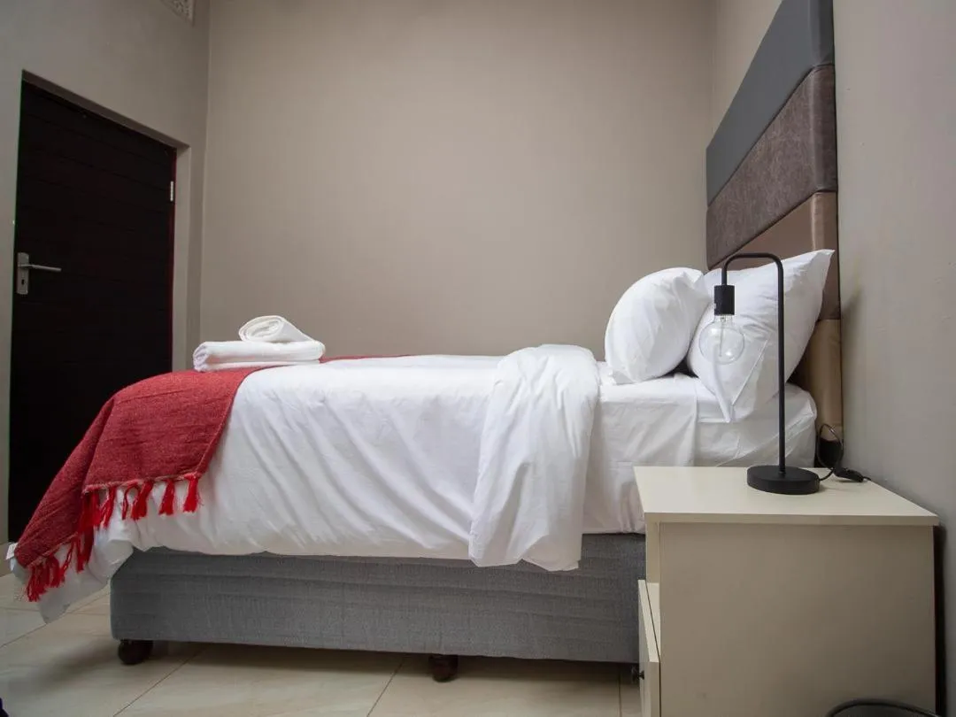 Photo of the whole room, Bed in @ 21 Guest House