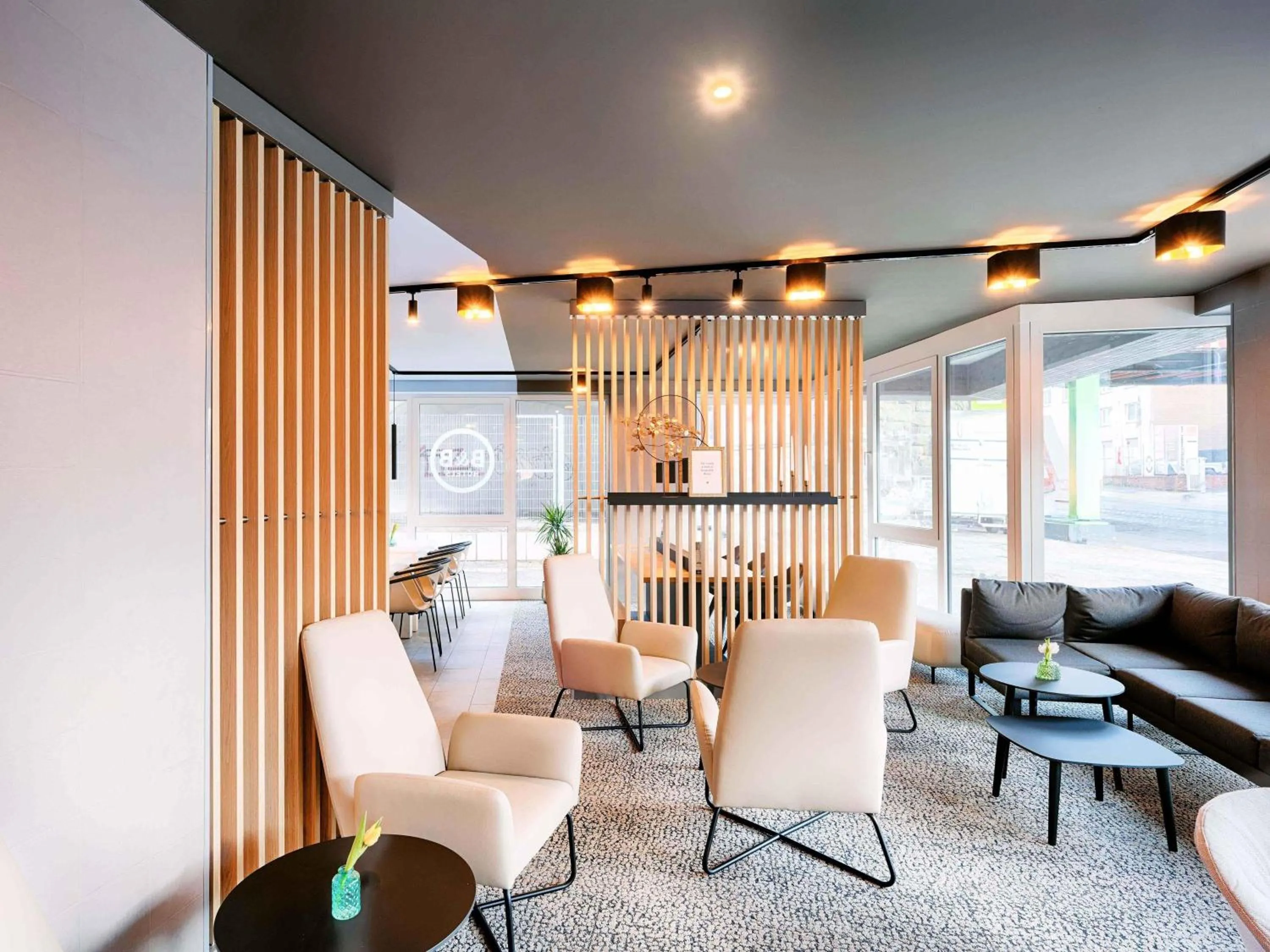 Lobby or reception in B&B Hotel Bochum-City
