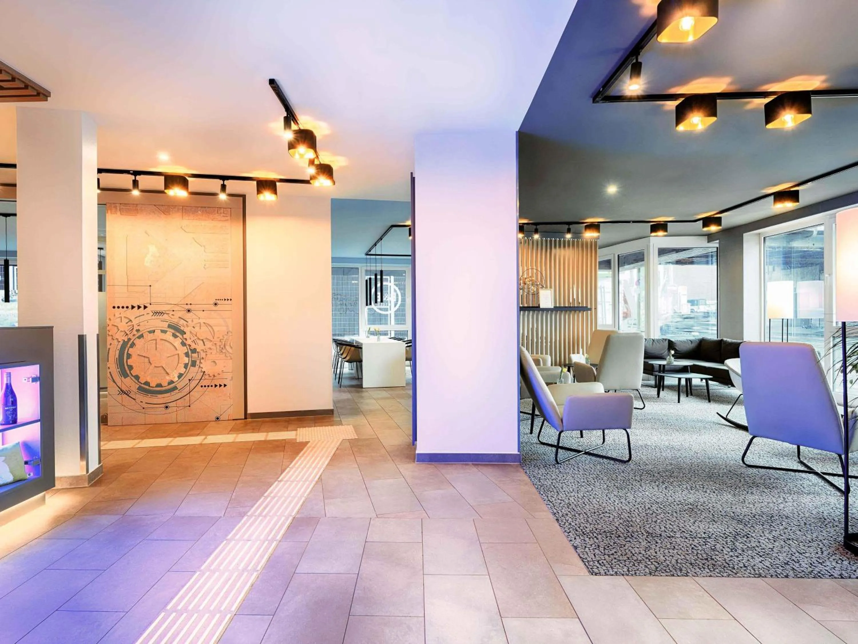 Lobby or reception in B&B Hotel Bochum-City