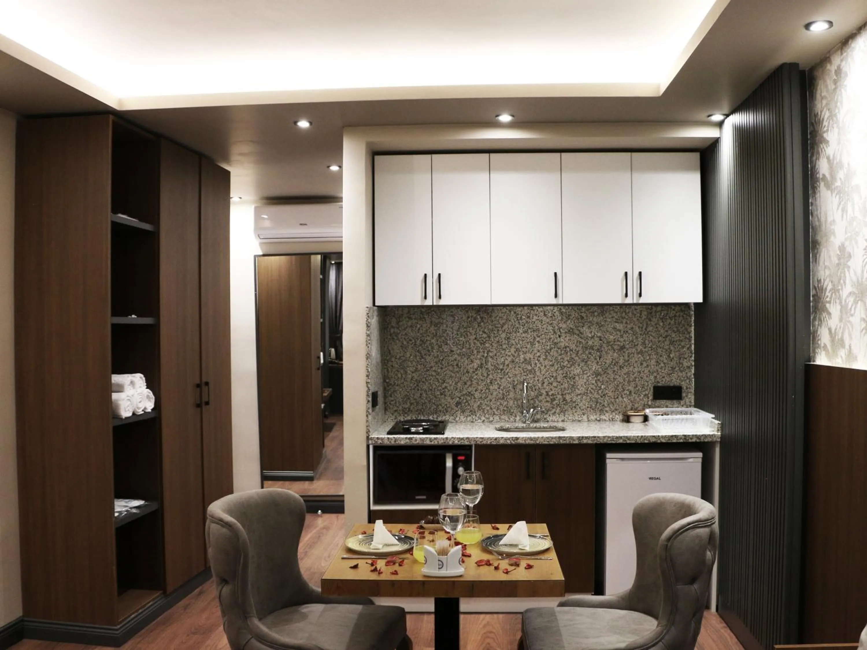 Kitchen or kitchenette in GRAND ÜSKÜDAR OTEL