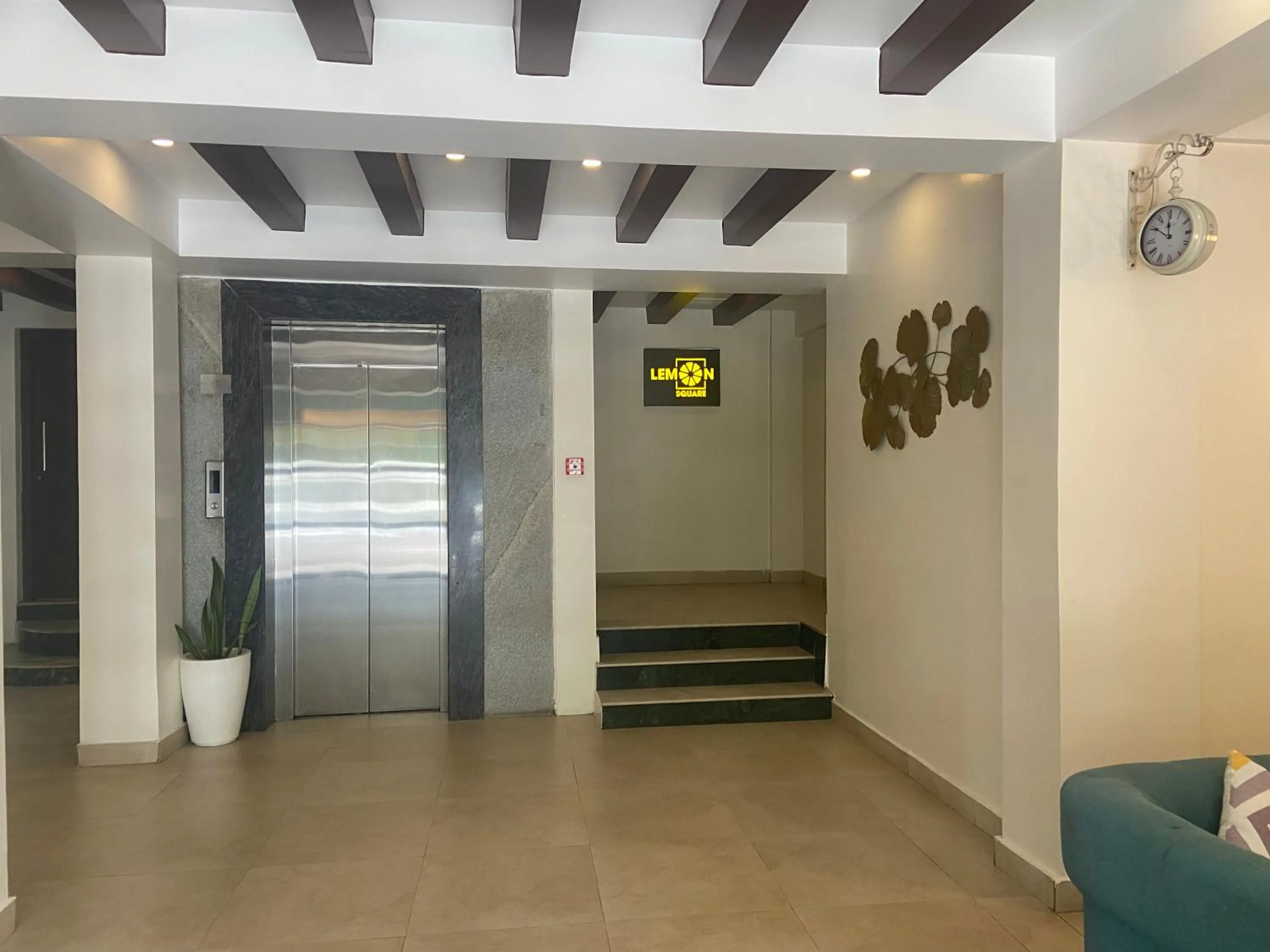 elevator in Diviyum Manor