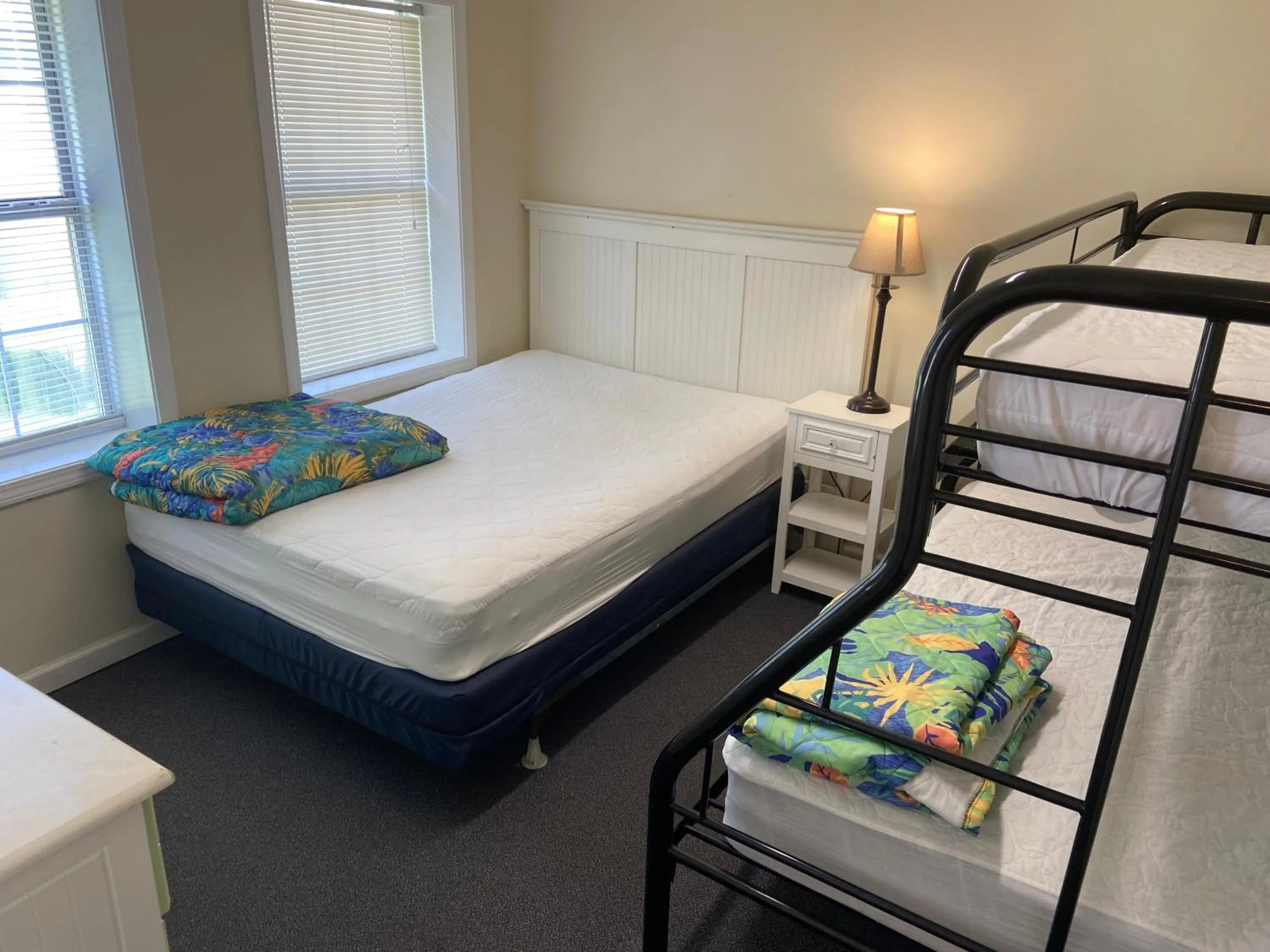 Bed in Cottages Christian Retreat