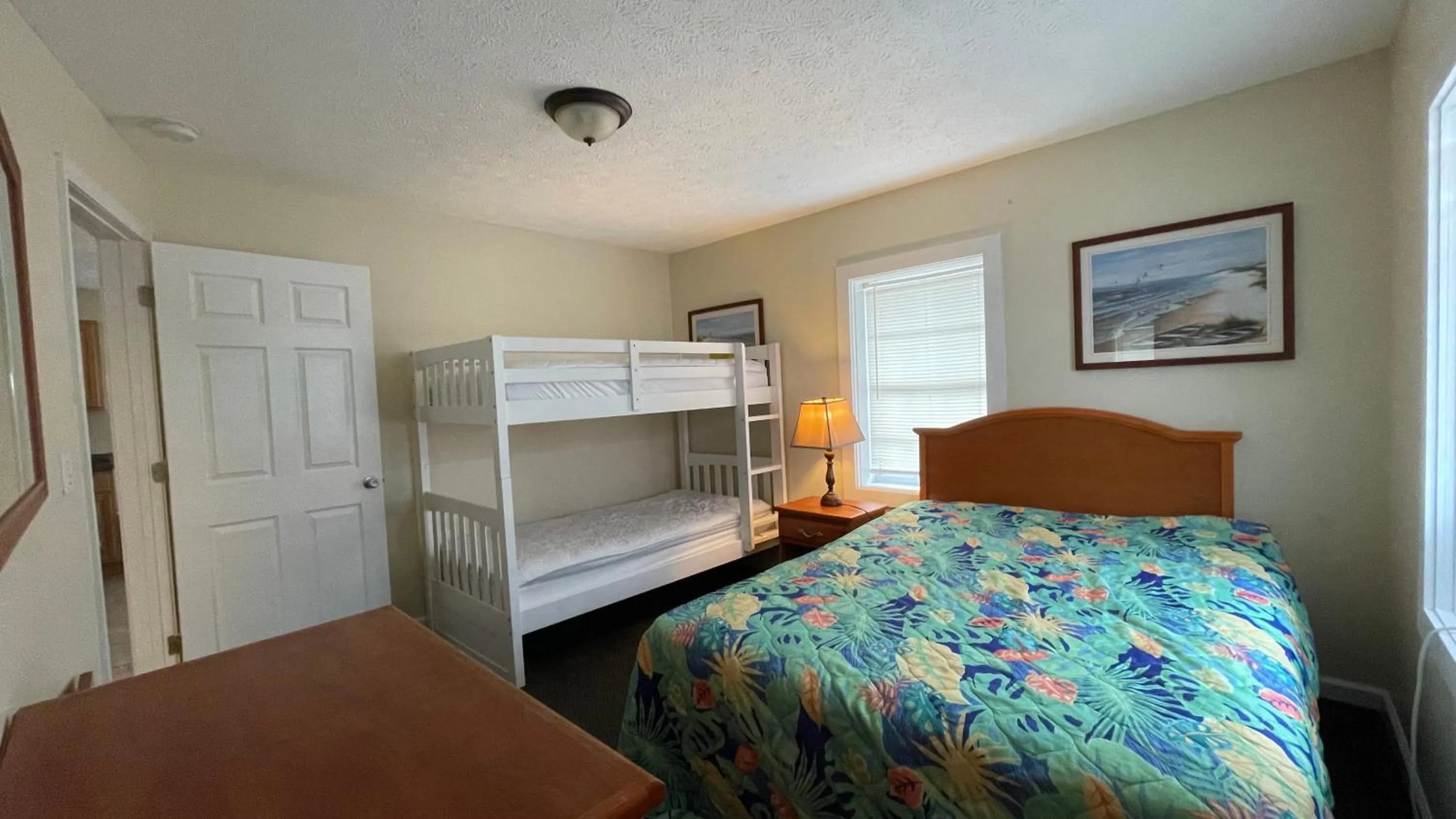 Bed in Cottages Christian Retreat