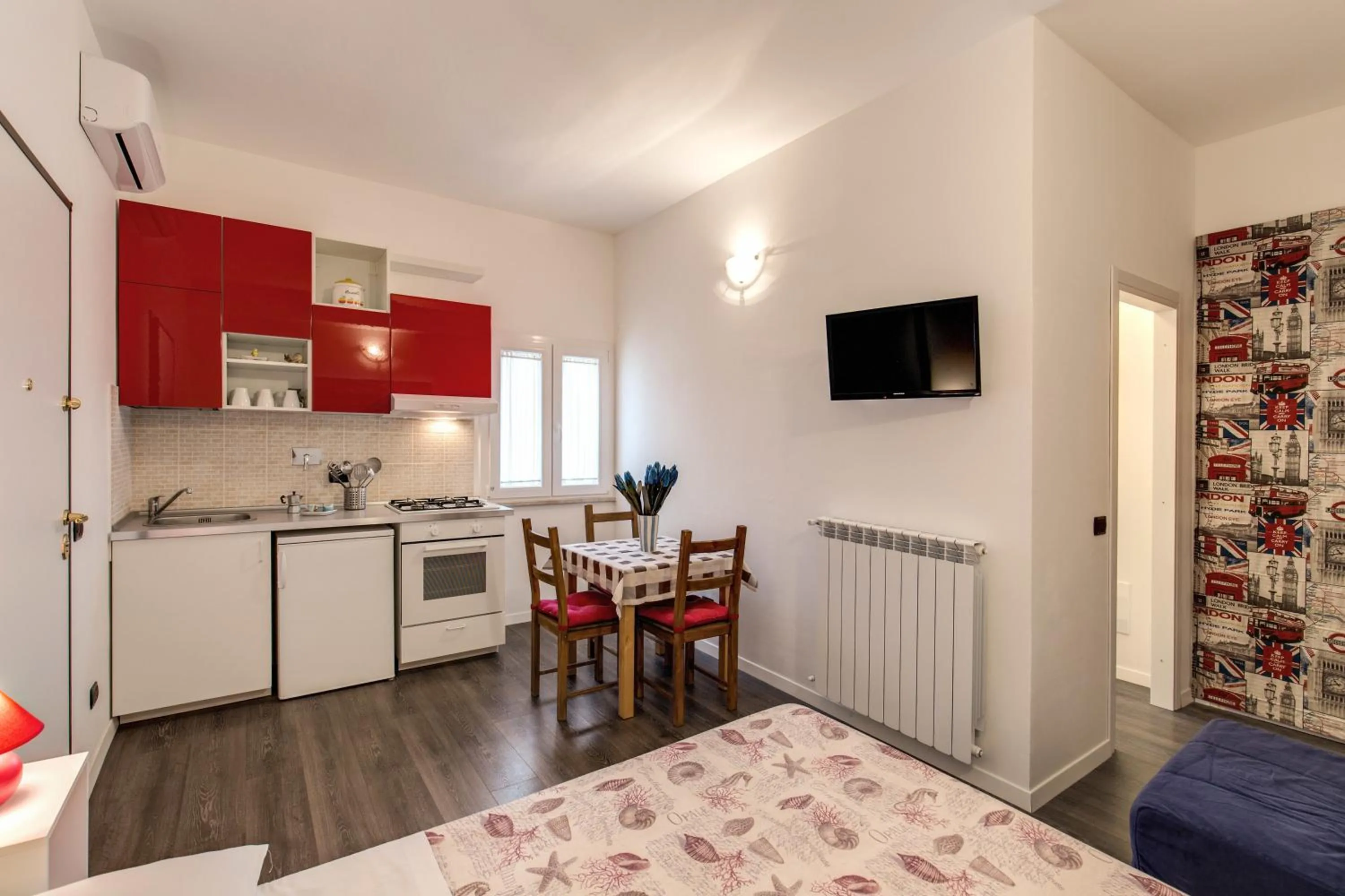 Kitchen or kitchenette in Zen B&B