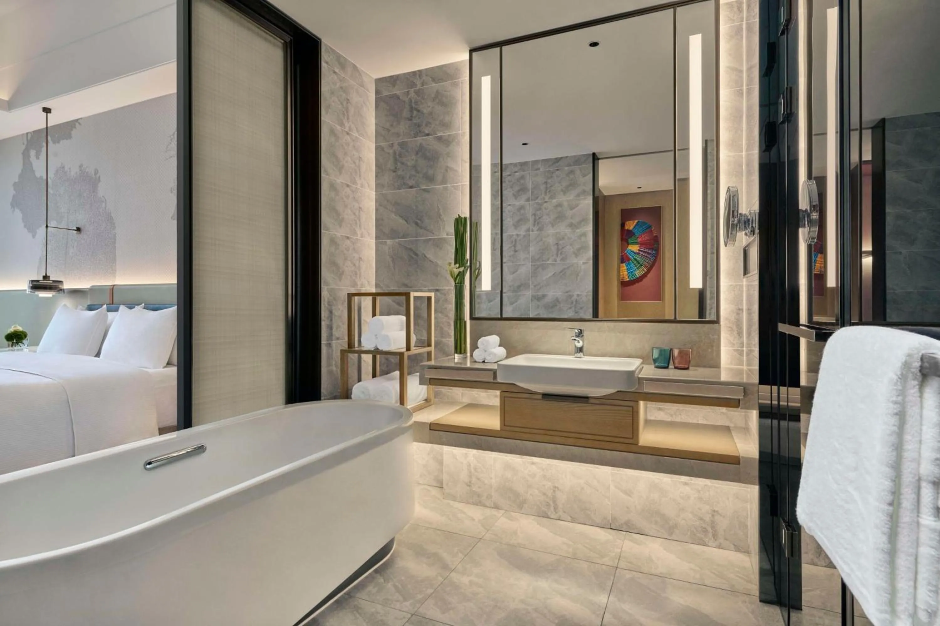 Bathroom, Bed in DoubleTree by Hilton Guangzhou Zengcheng - Canton Fair Free Shuttle Bus