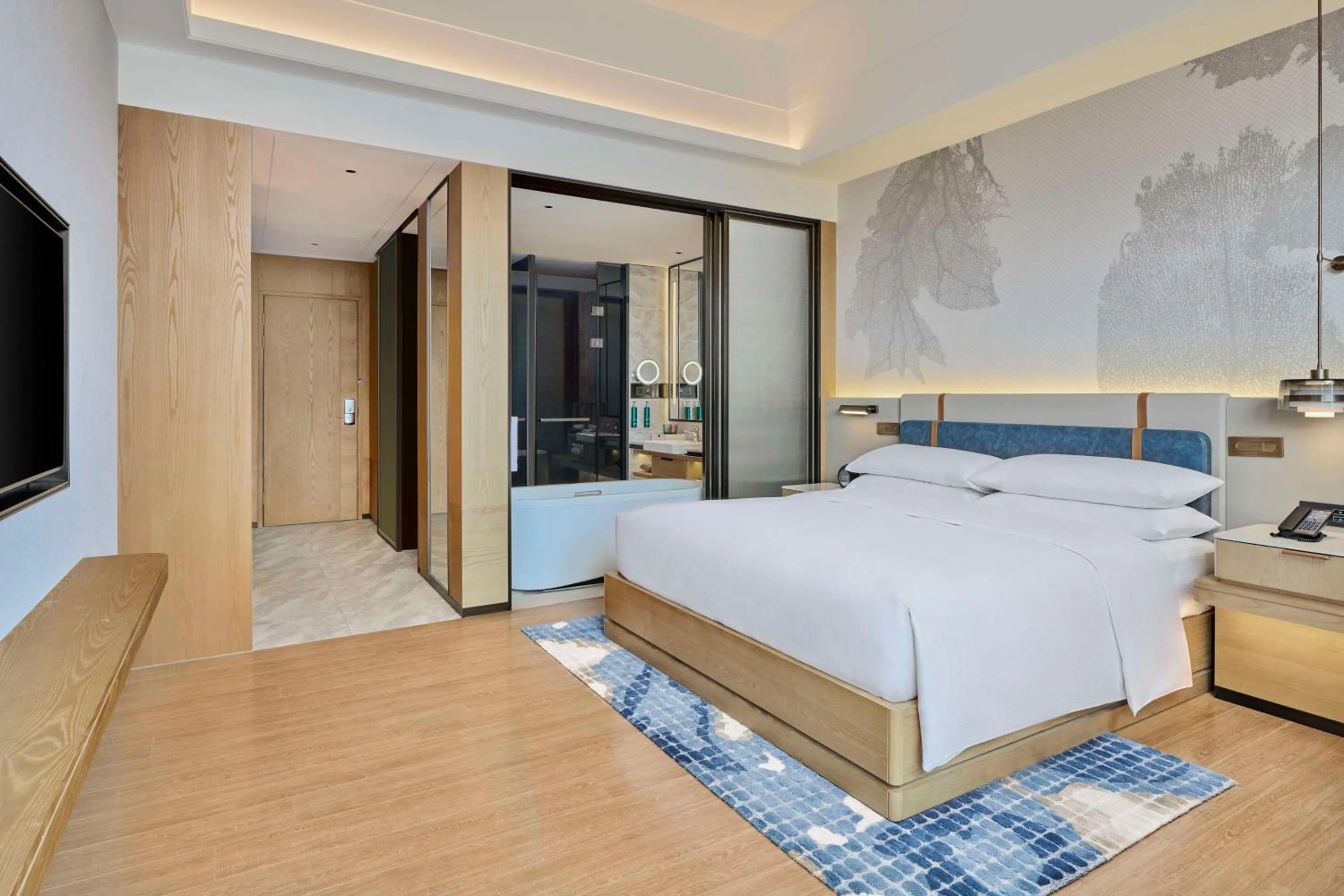 Bathroom, Bed in DoubleTree by Hilton Guangzhou Zengcheng - Canton Fair Free Shuttle Bus