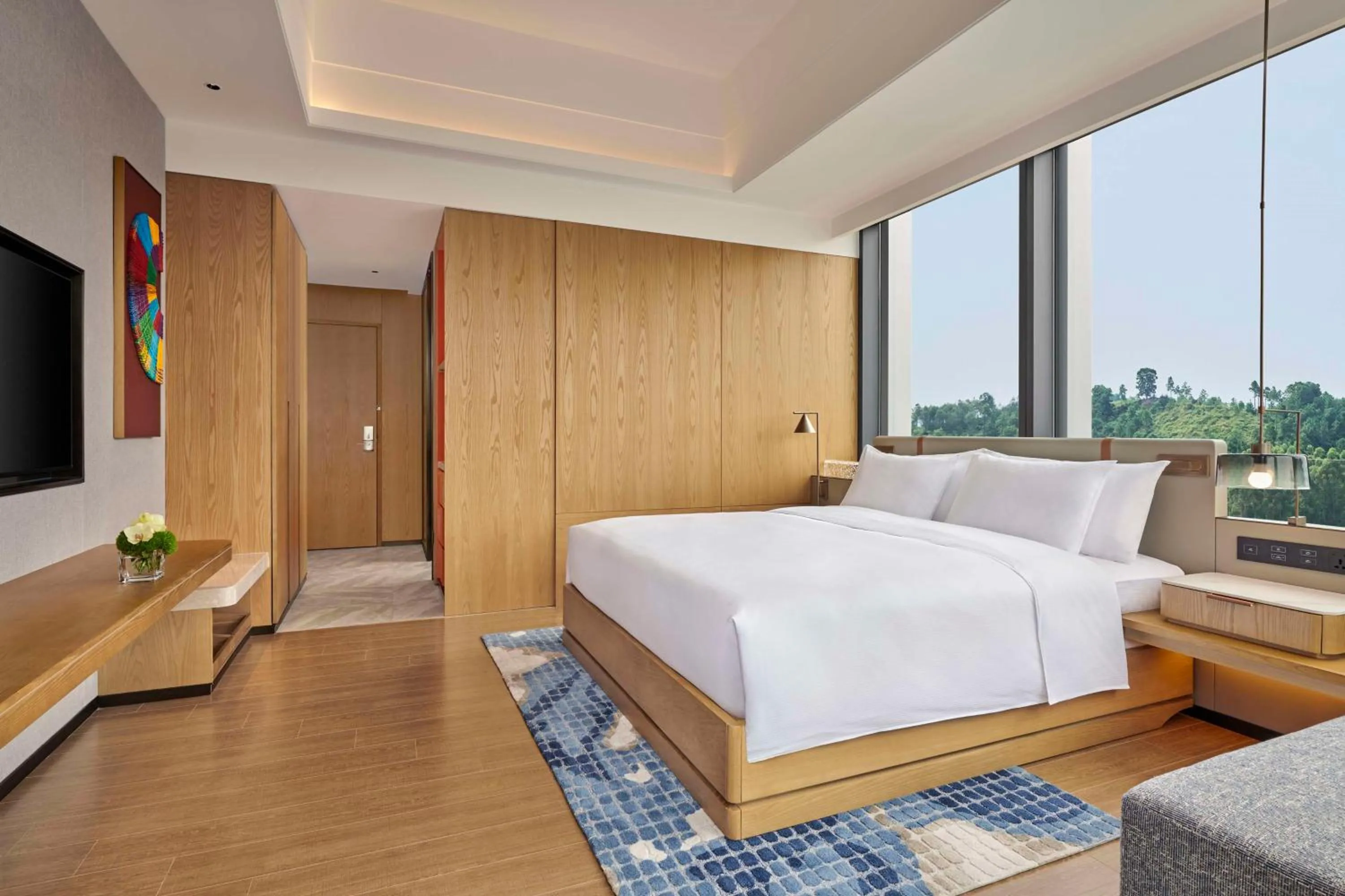 Photo of the whole room, Bed in DoubleTree by Hilton Guangzhou Zengcheng - Canton Fair Free Shuttle Bus