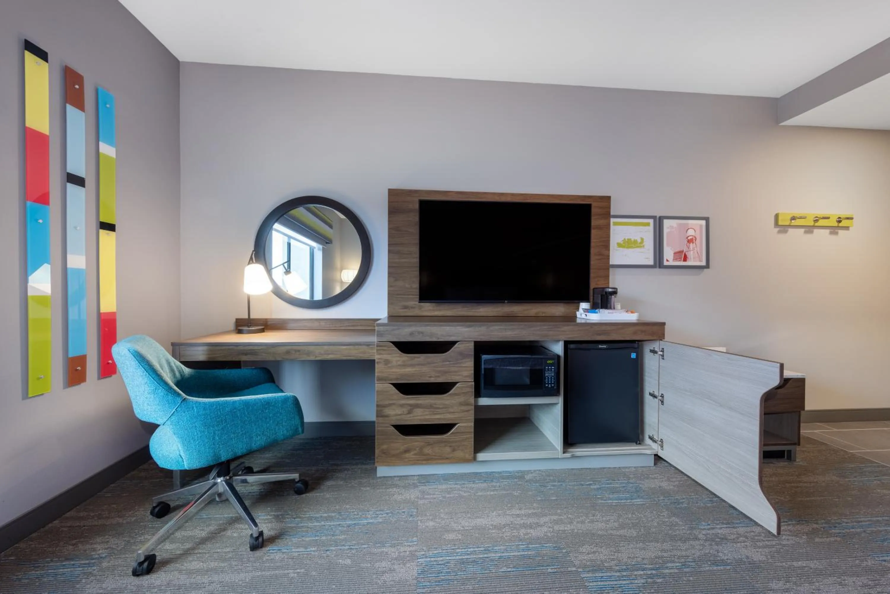 TV and multimedia in Hampton Inn Columbus Downtown, Ga