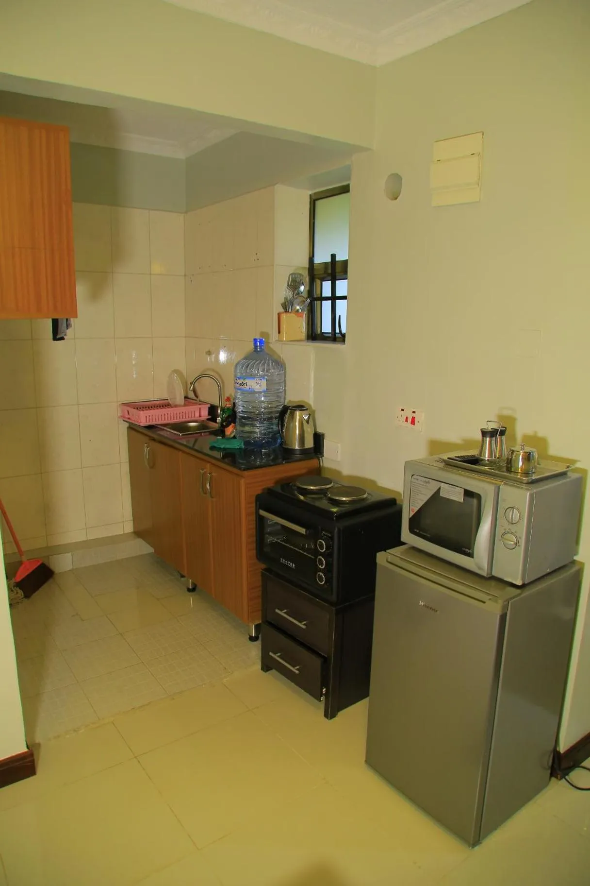 minibar in Royal Victoria House Ltd