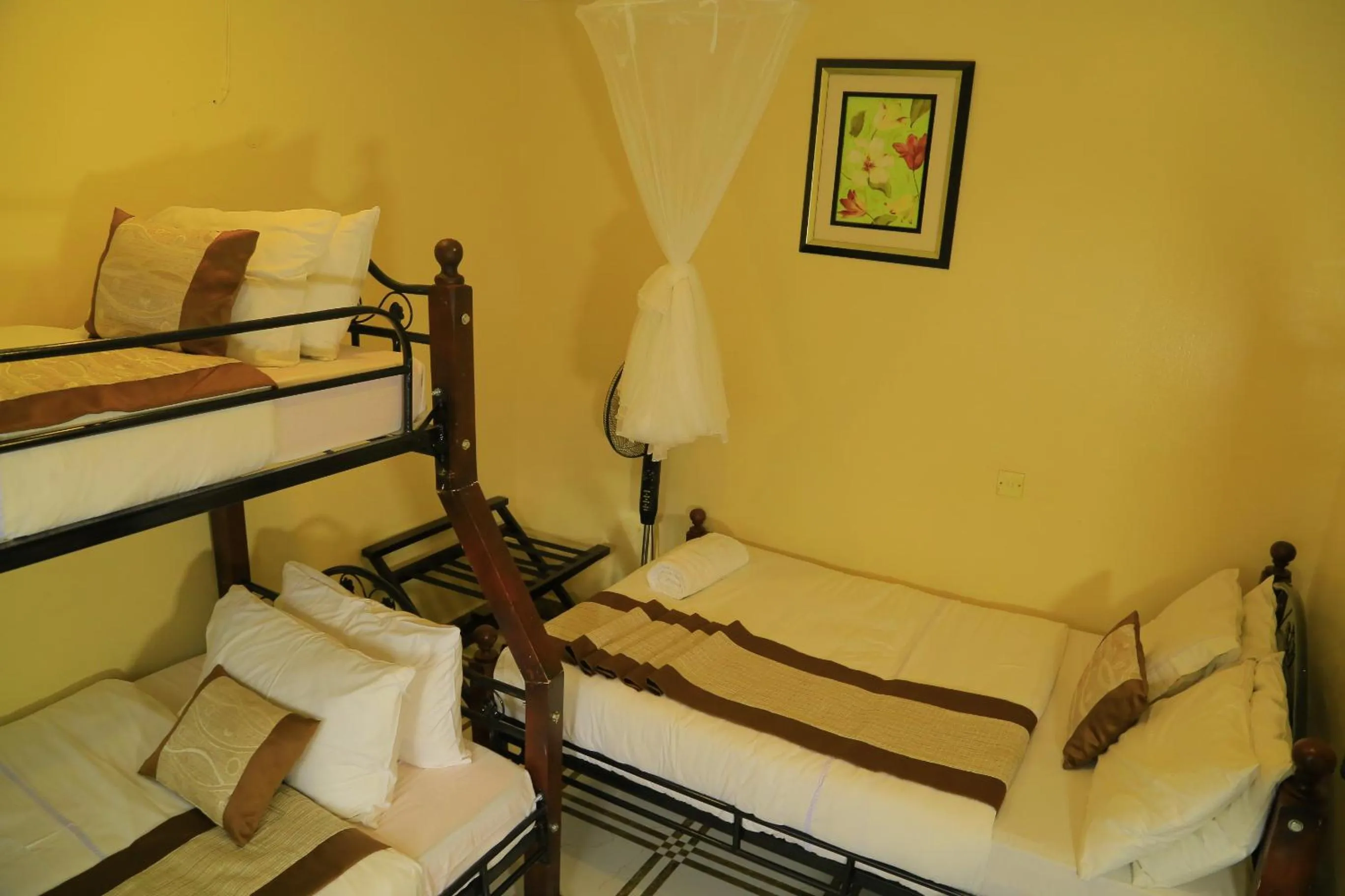 bunk bed, Bed in Royal Victoria House Ltd