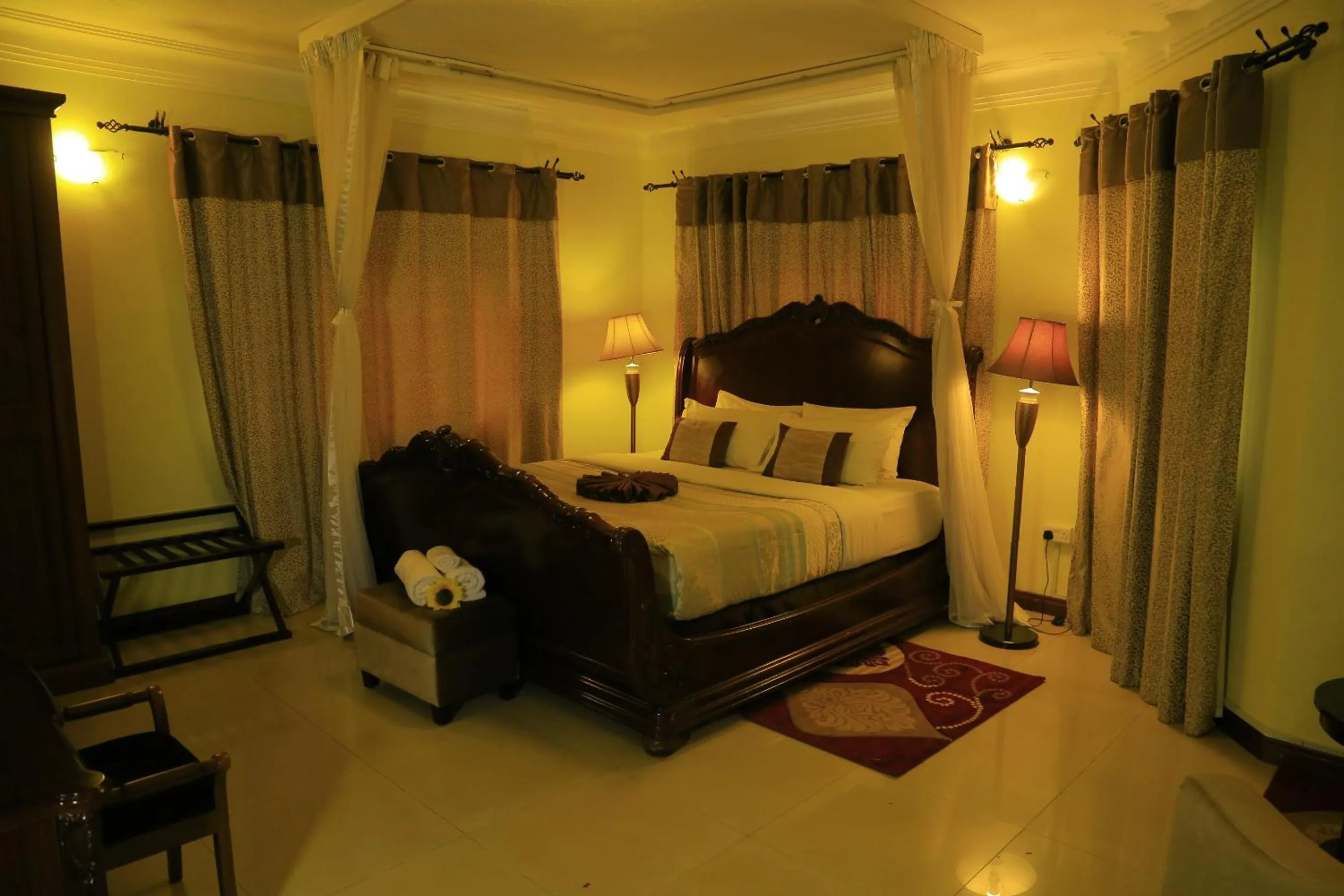 Bedroom, Bed in Royal Victoria House Ltd