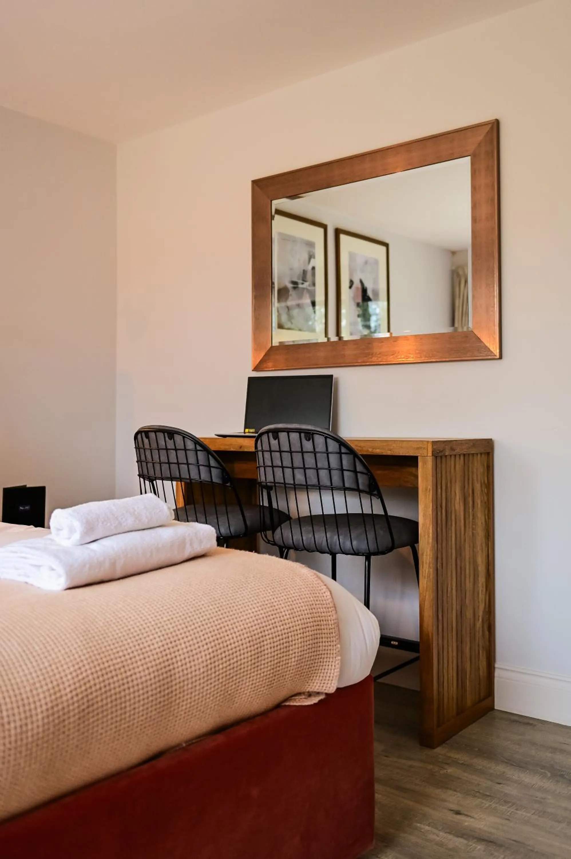 Photo of the whole room, Bed in No.192 Oxford