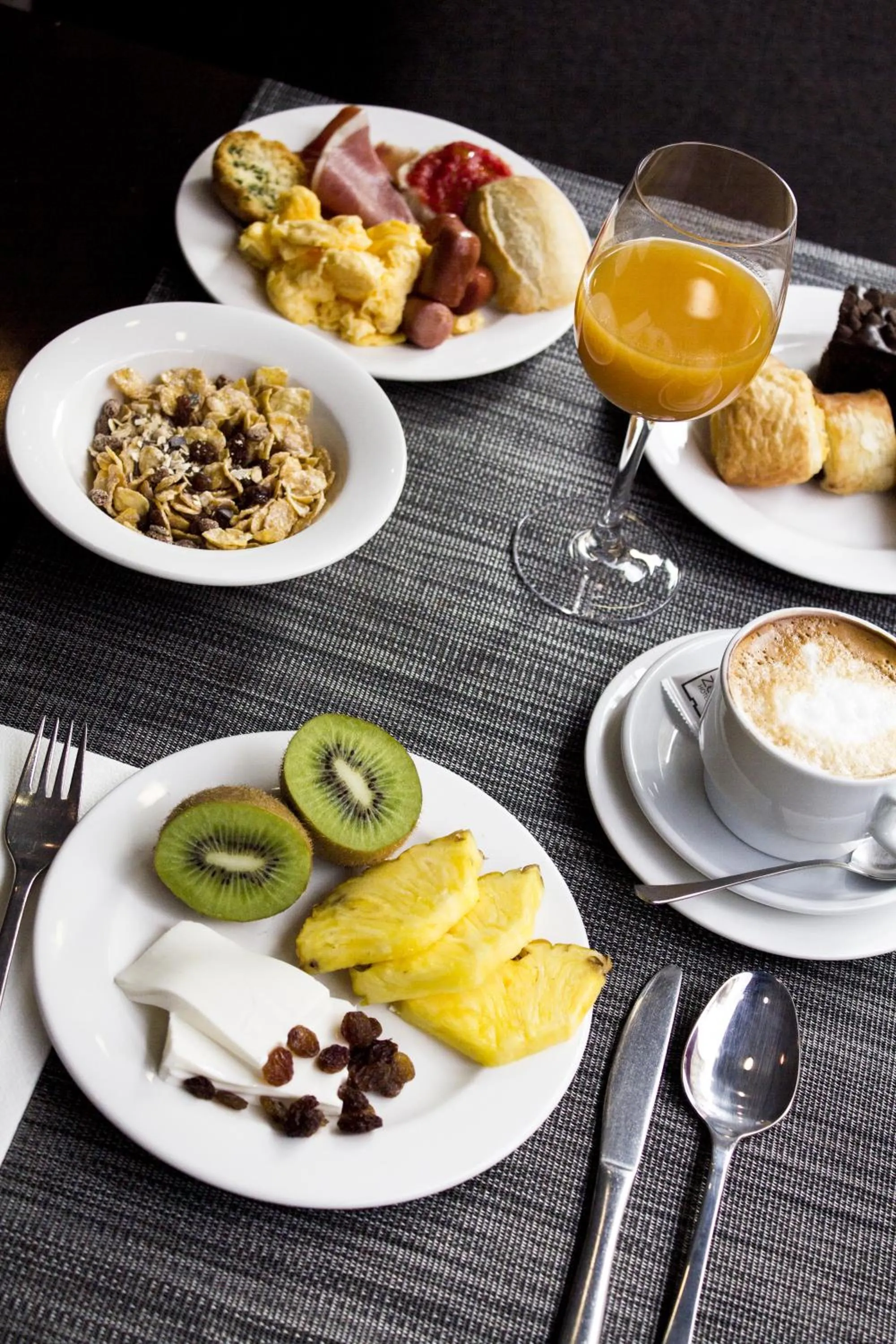 Restaurant/places to eat in Zenit Barcelona