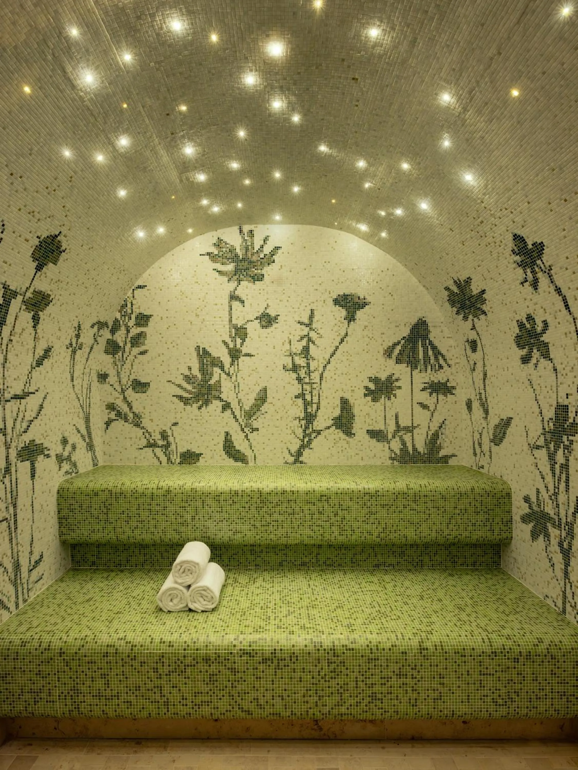 Steam room in La Fantaisie