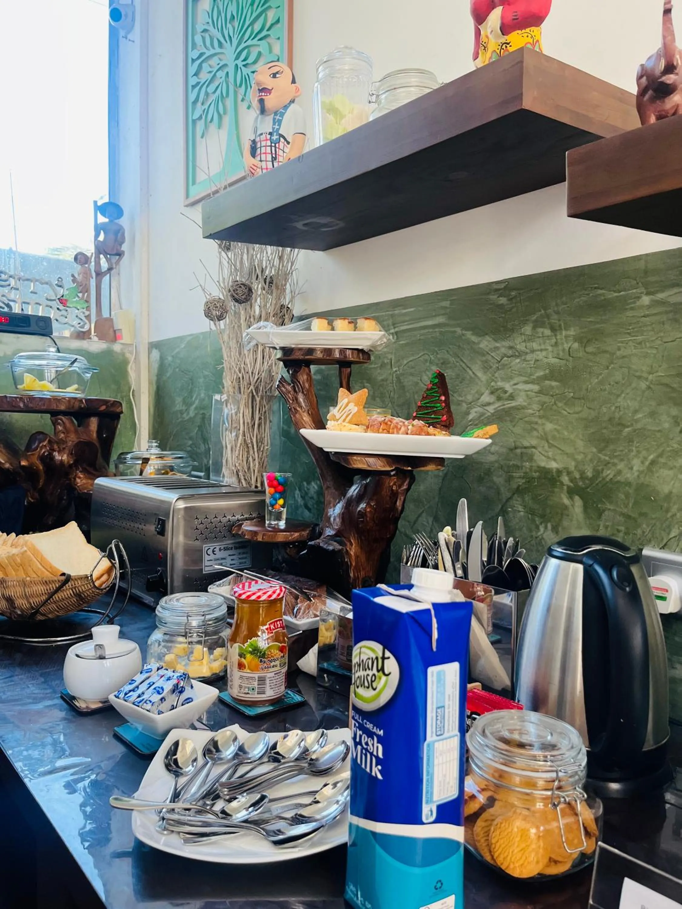 Buffet breakfast in J leaf Hotel by Blue Bird