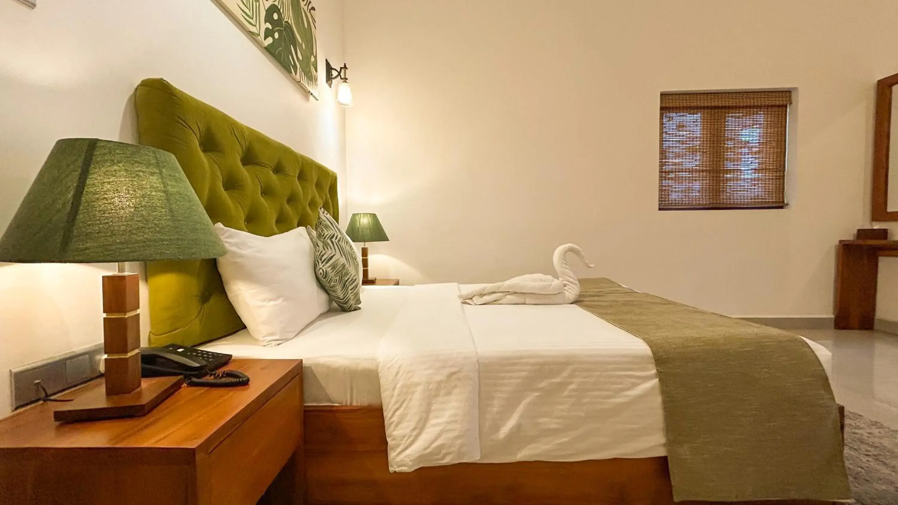 Deluxe Double Room in J leaf Hotel by Blue Bird Deluxe Double Room in J leaf Hotel by Blue Bird