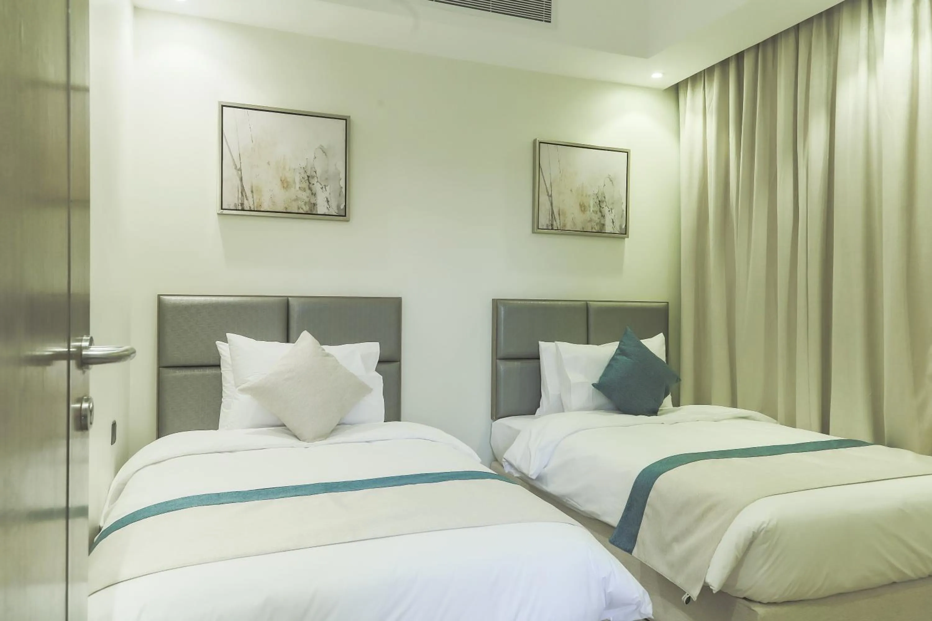 Bed in Safwat Alkhobar Hotel