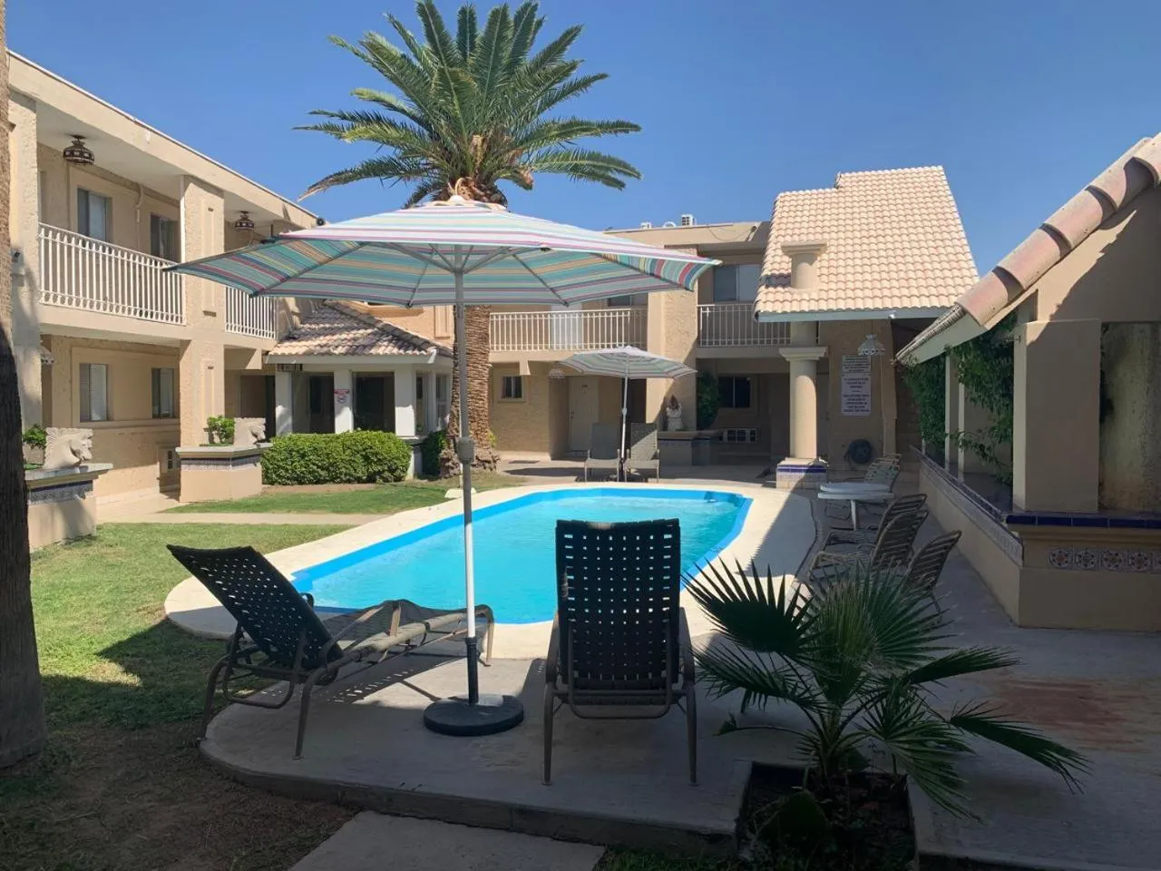 Swimming pool in HOTEL MARIPINA