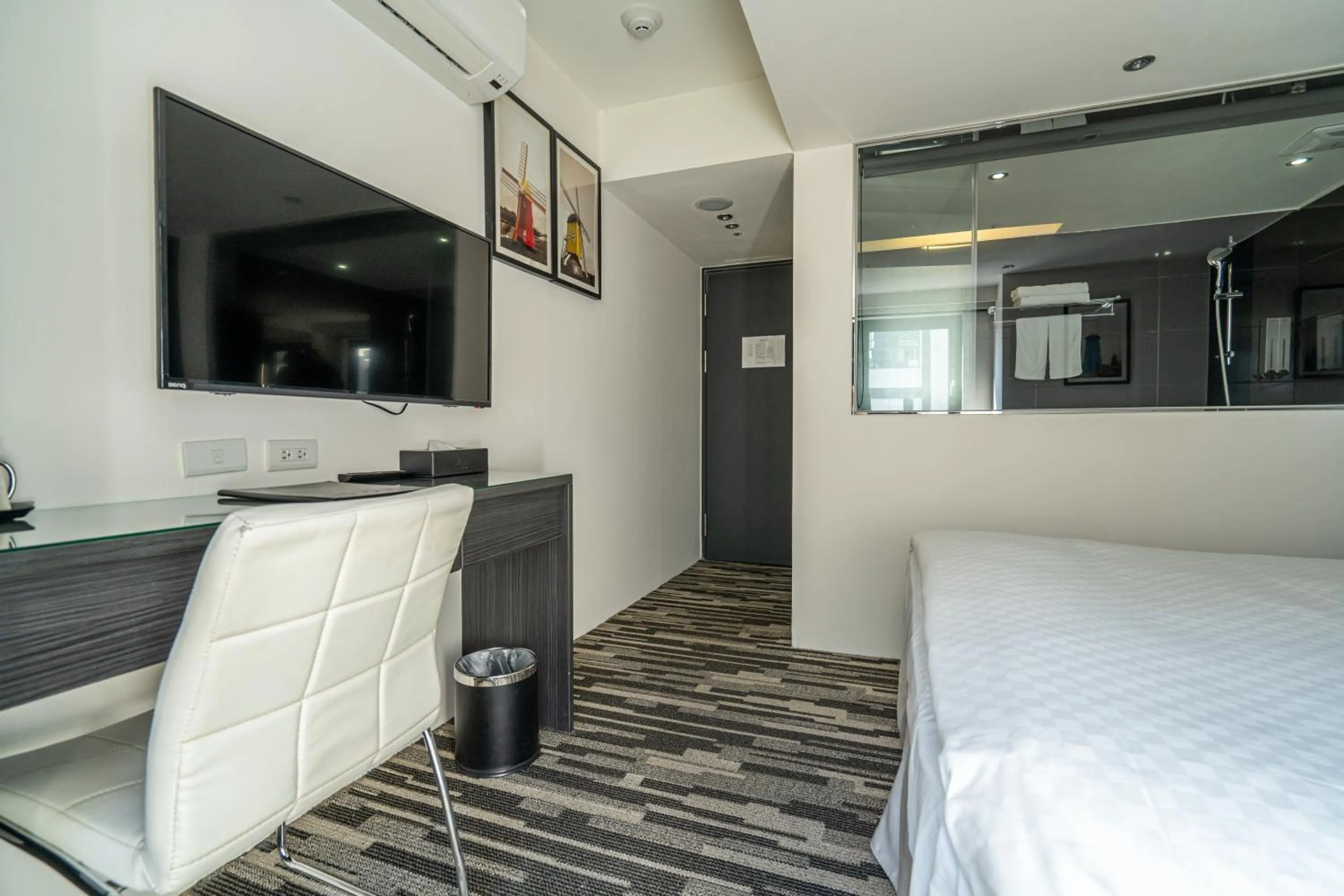 Photo of the whole room in Hotels Here - Taipei