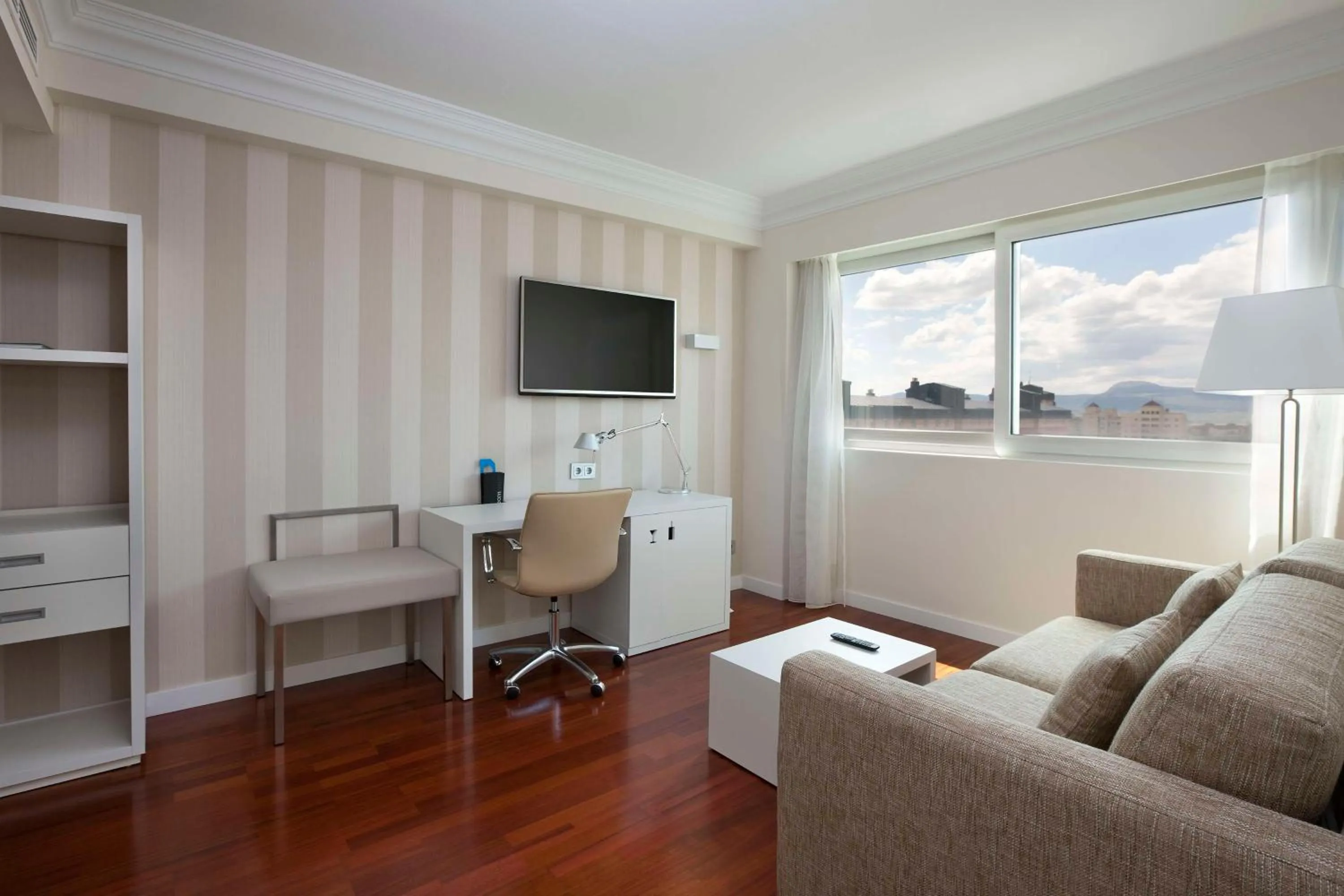 Bedroom in NH Pamplona Iruña Park