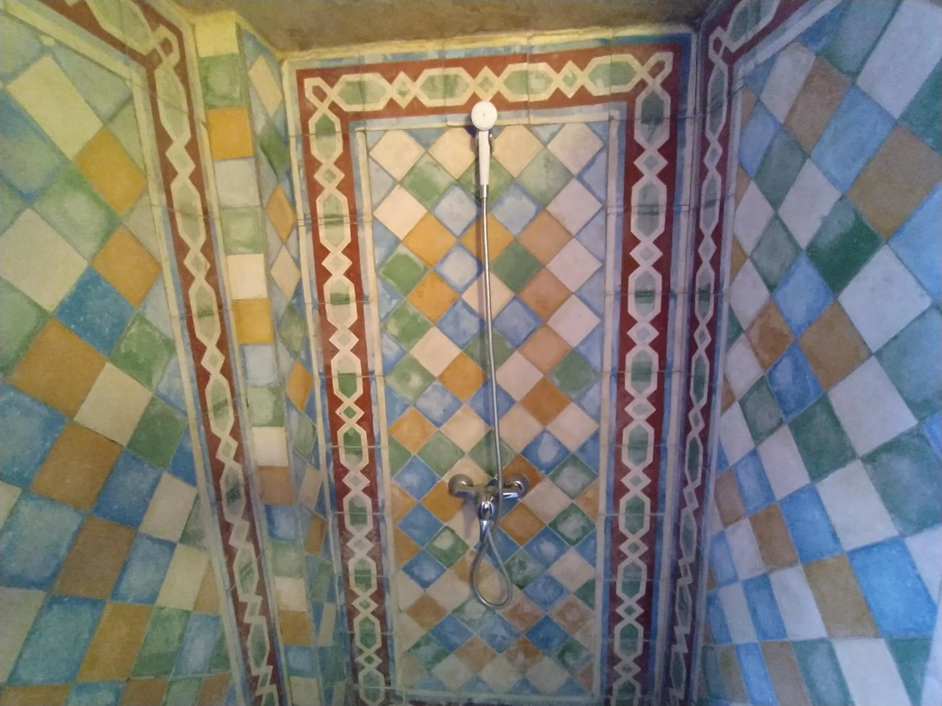 Shower in Hotel Gernika