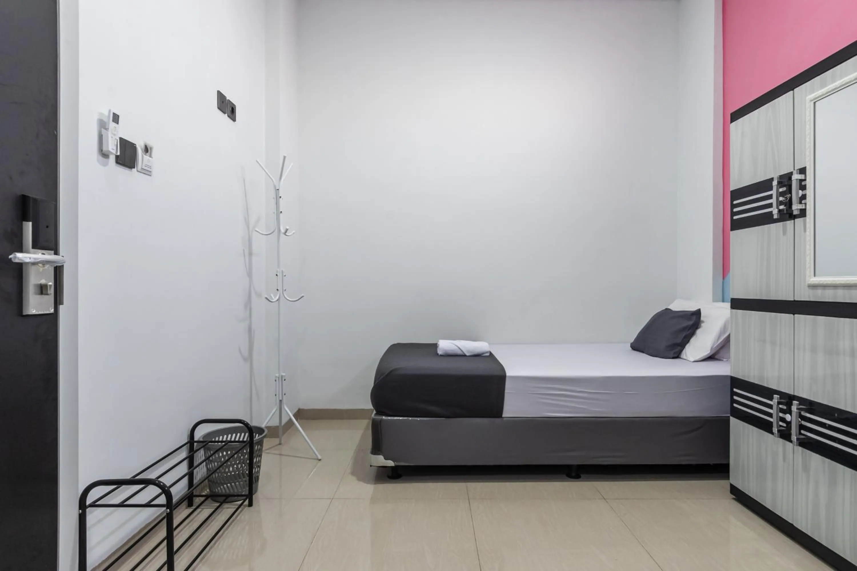 Bed in Monggo Mampir Tanjung Duren By Reccoma