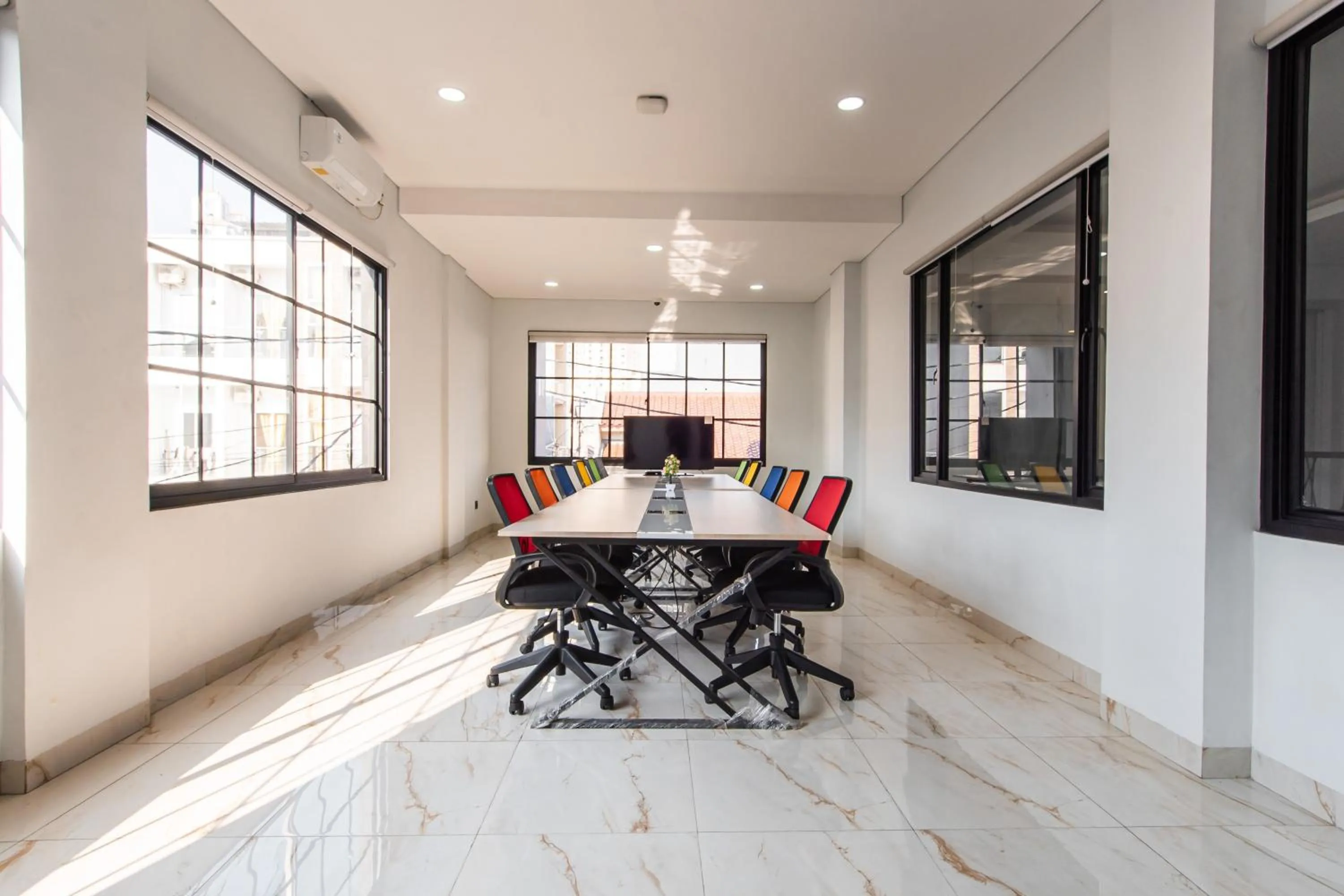 Meeting/conference room in Monggo Mampir Tanjung Duren By Reccoma