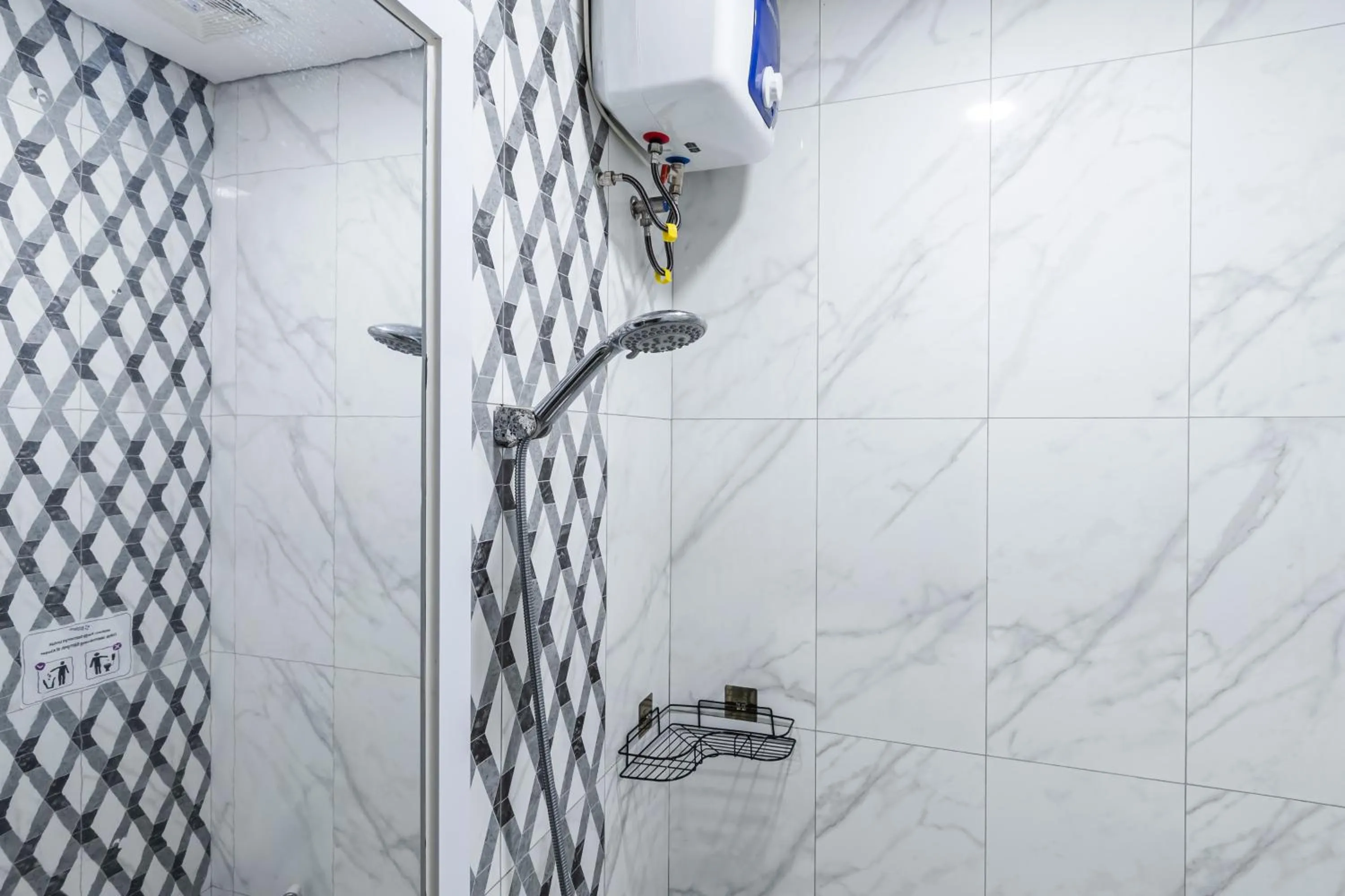 Shower in Monggo Mampir Tanjung Duren By Reccoma