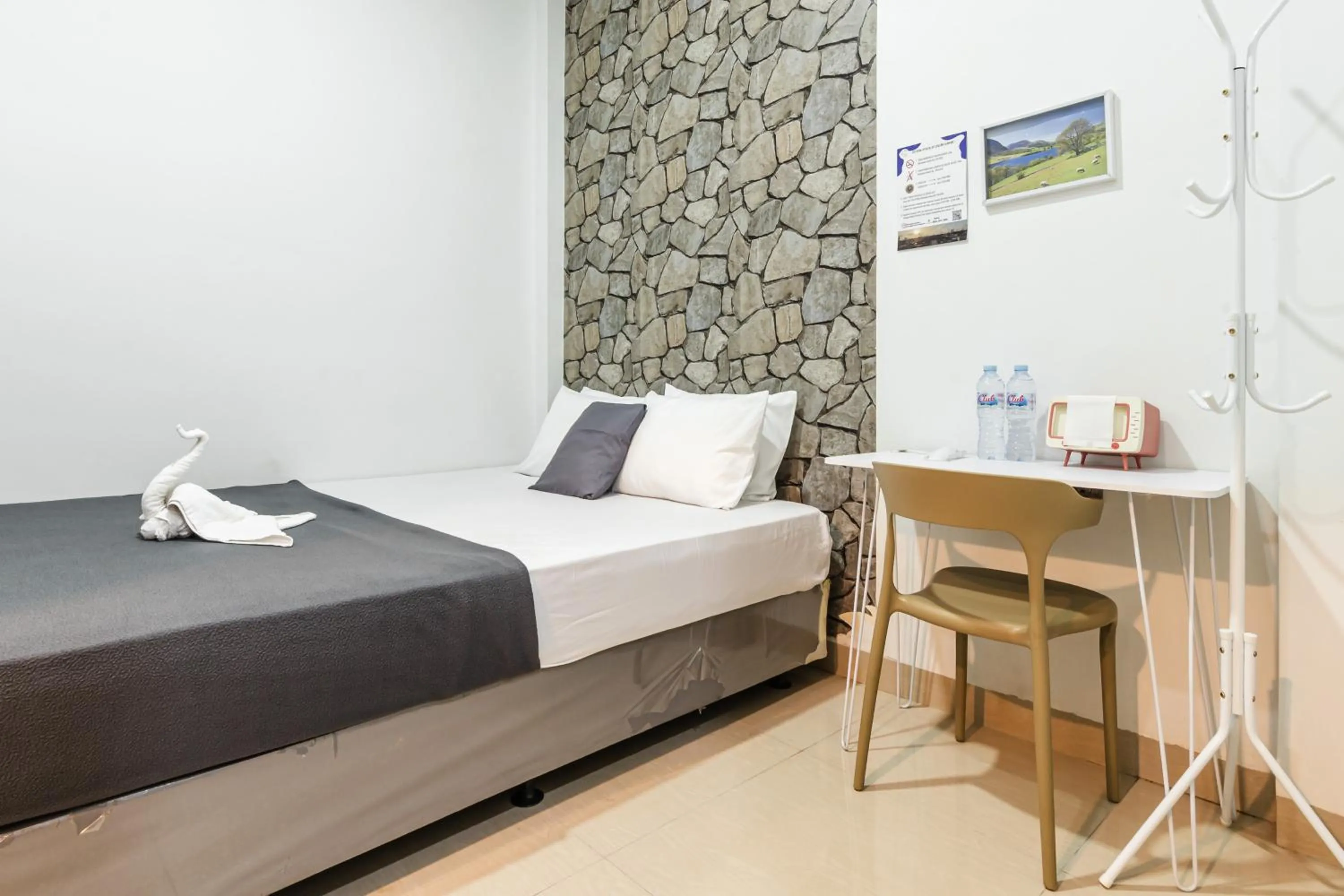 Bed in Monggo Mampir Tanjung Duren By Reccoma