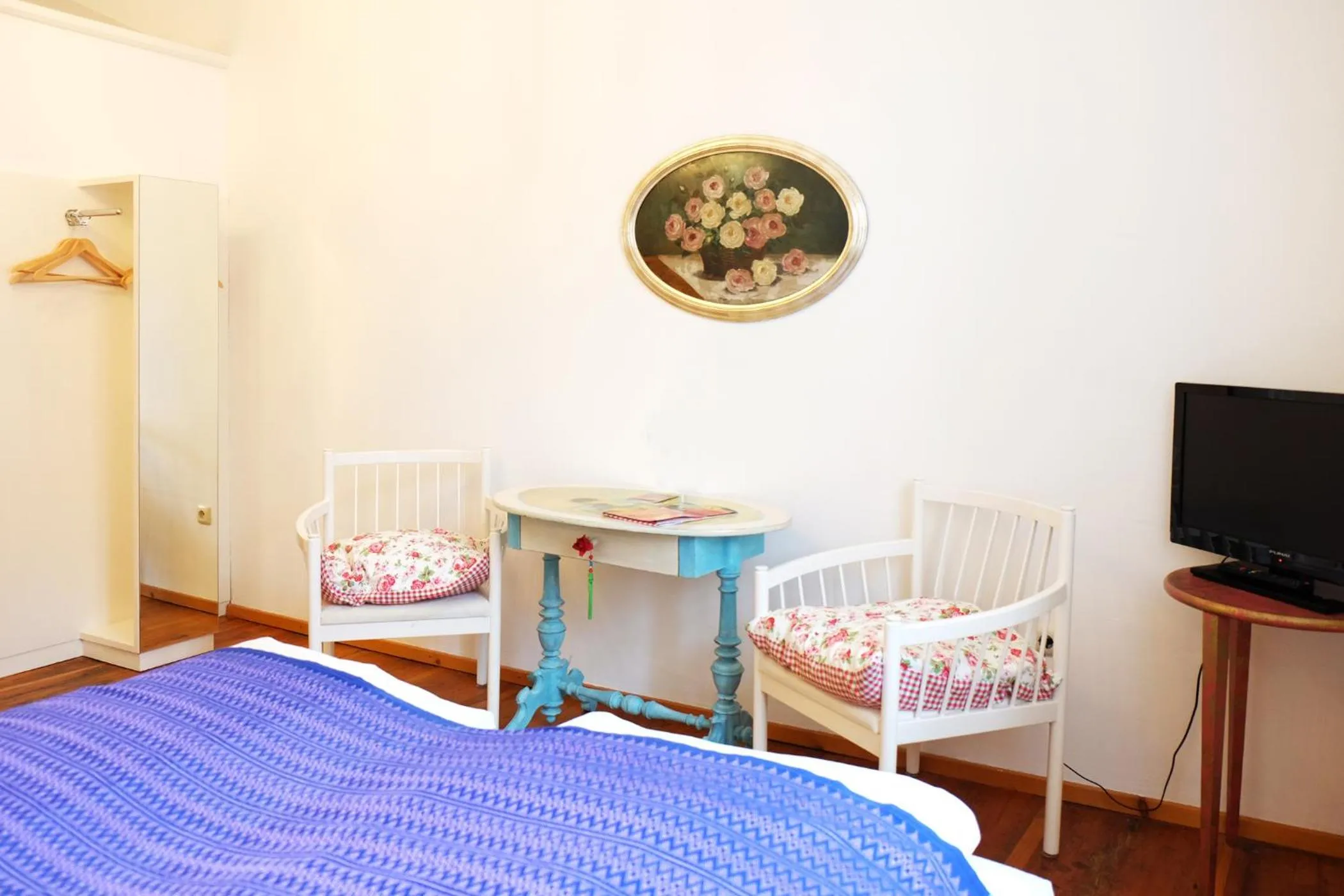 Photo of the whole room, Bed in Hotel Maurerhansl