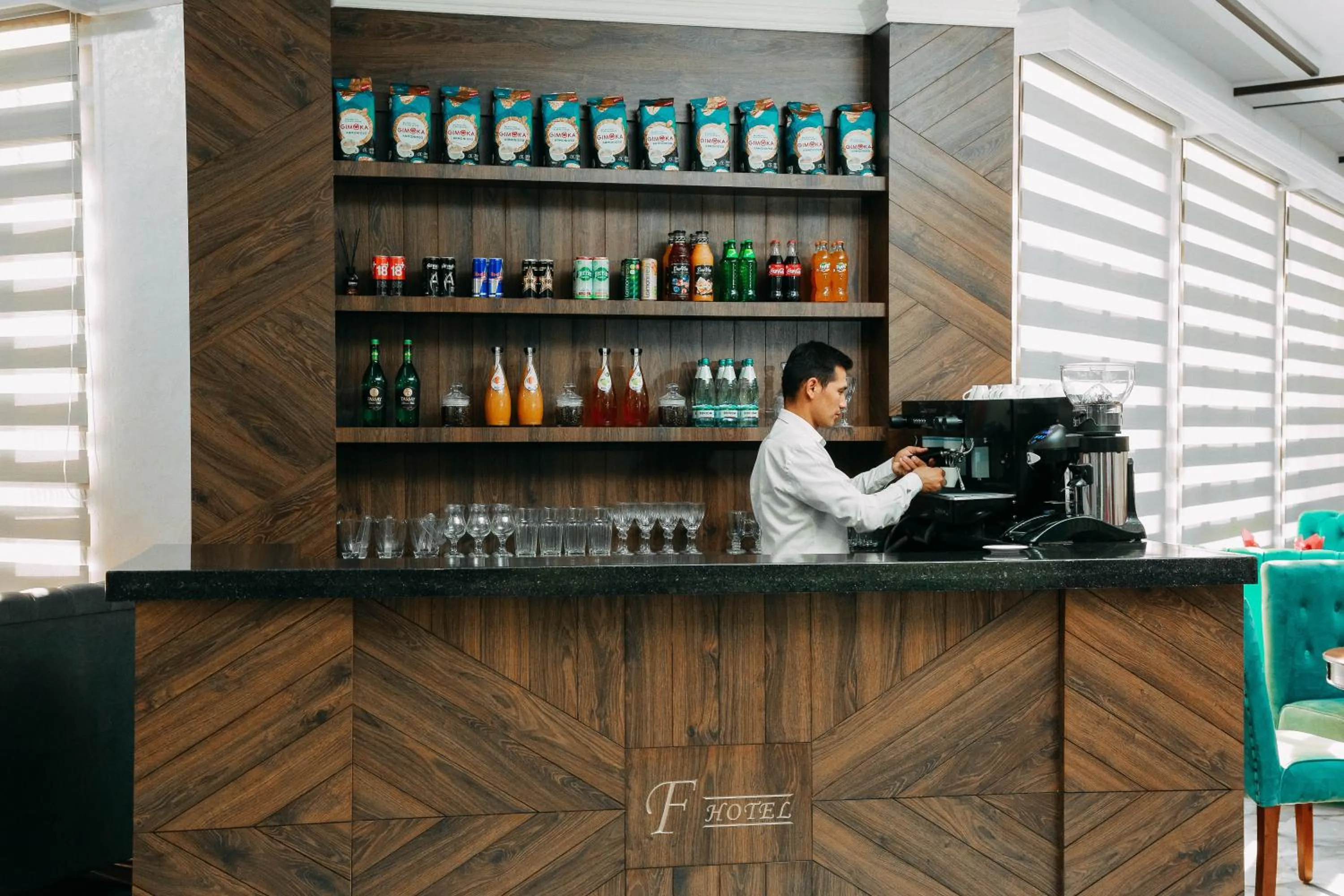 Coffee/tea facilities in FAYZ