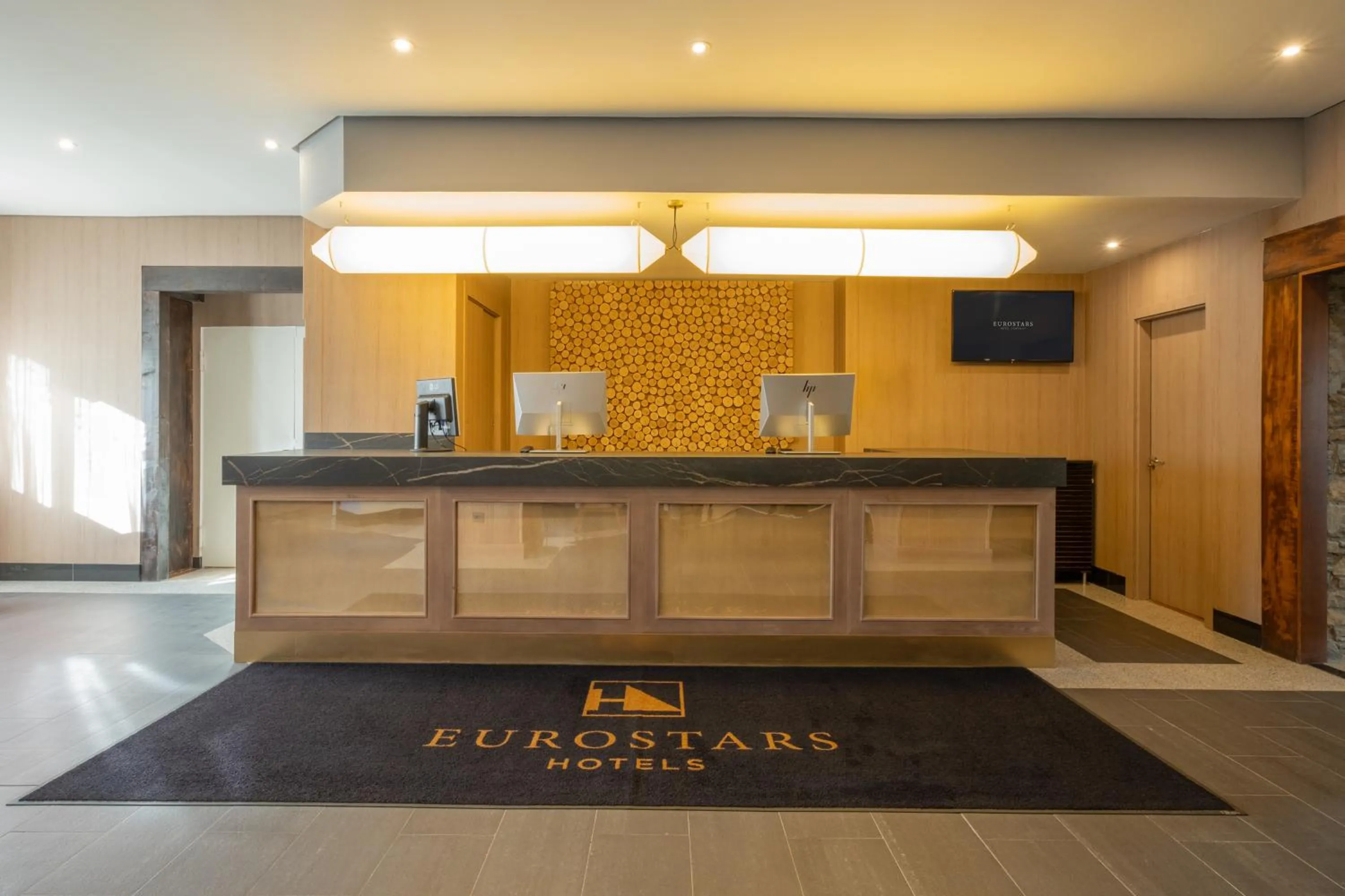 Lobby or reception in Eurostars Royal Tanau
