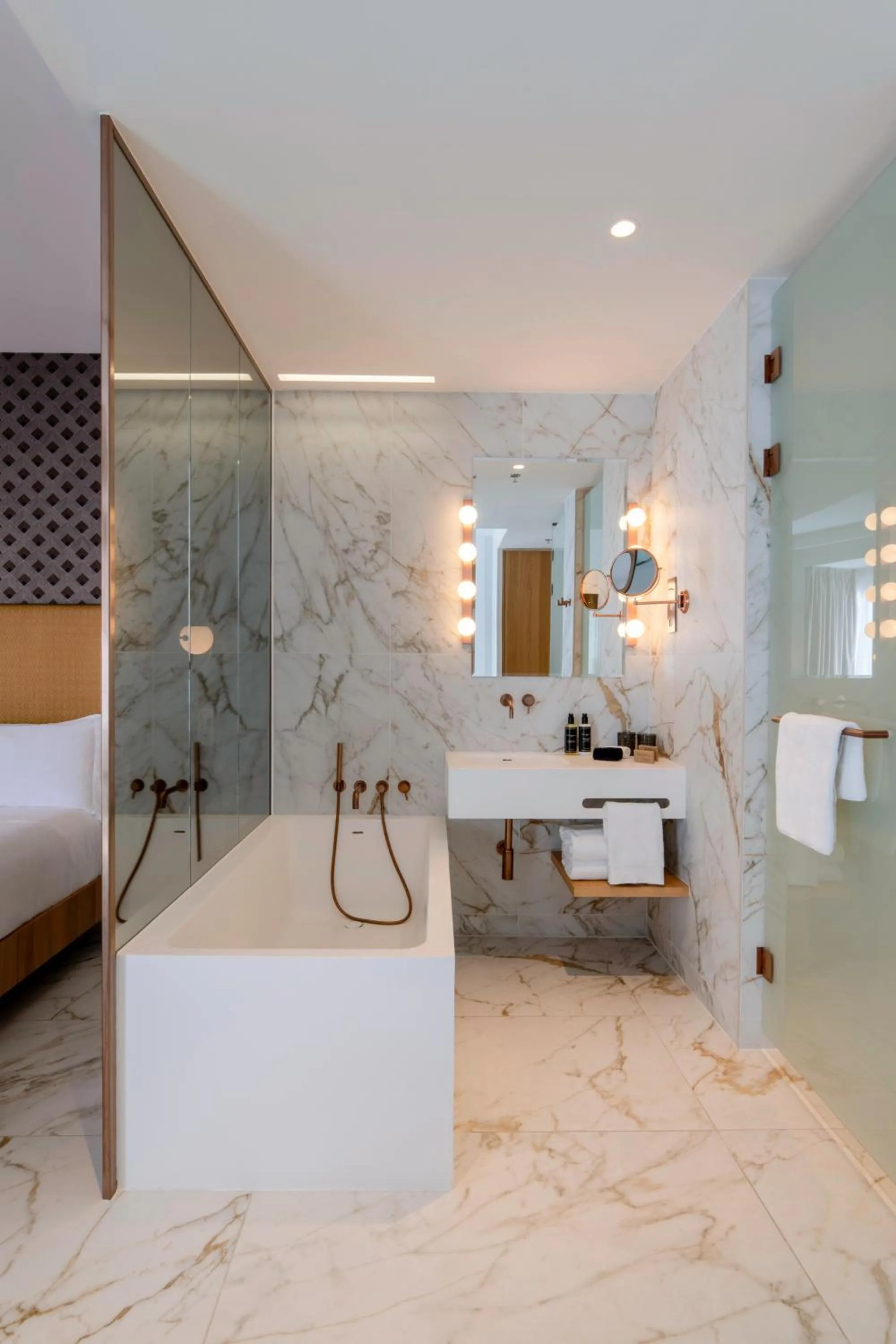 Bathroom, Bed in UMusic Hotel Madrid