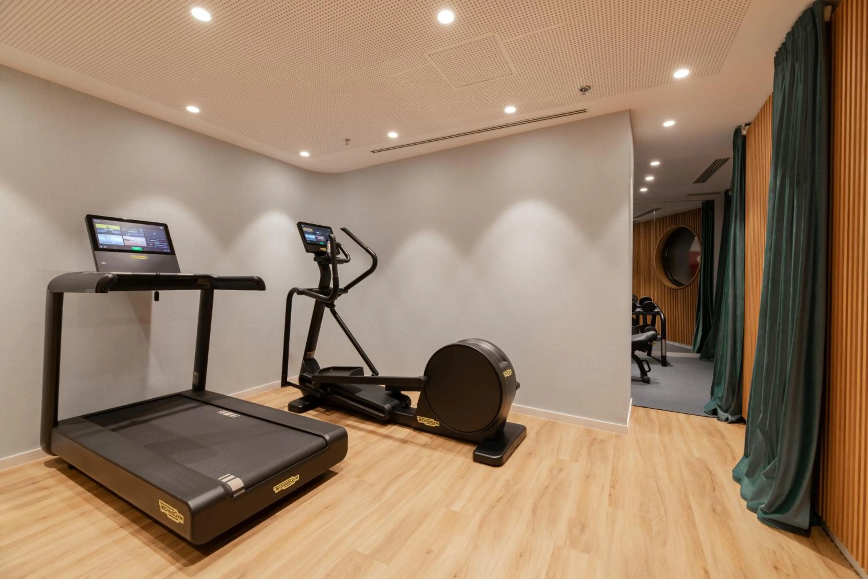 Fitness centre/facilities in UMusic Hotel Madrid