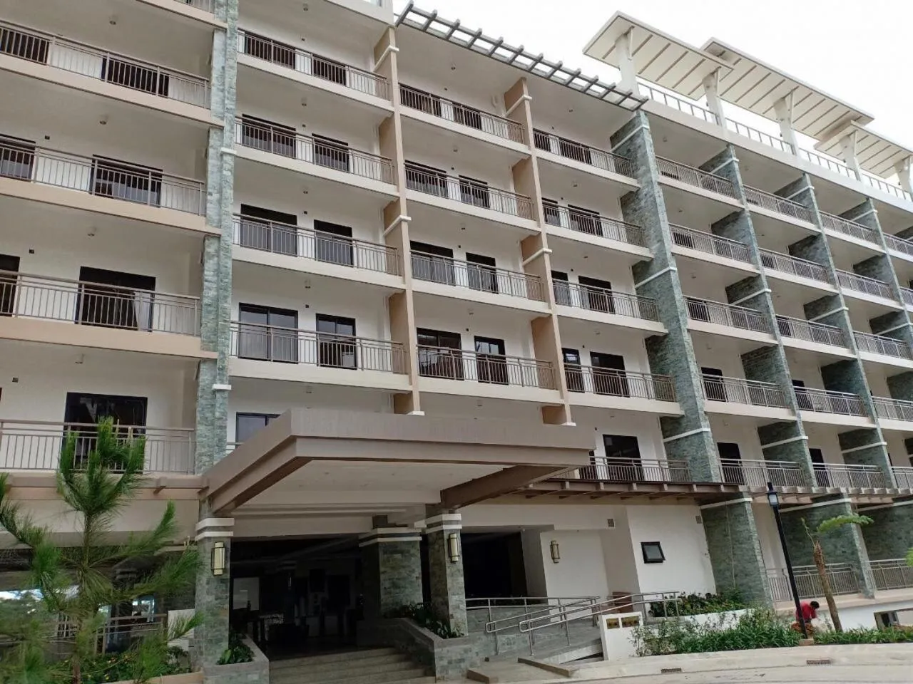 Property building in BRISTLE RIDGE CONDOMINIUM