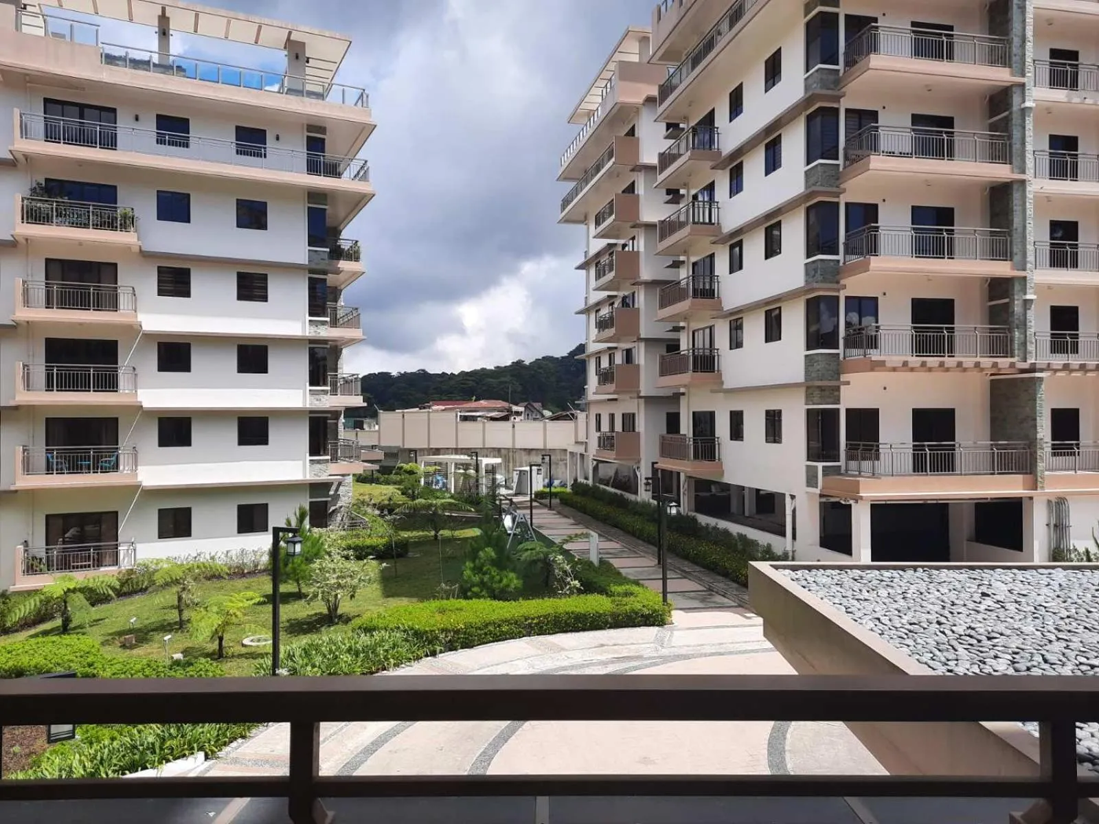 Property building in BRISTLE RIDGE CONDOMINIUM