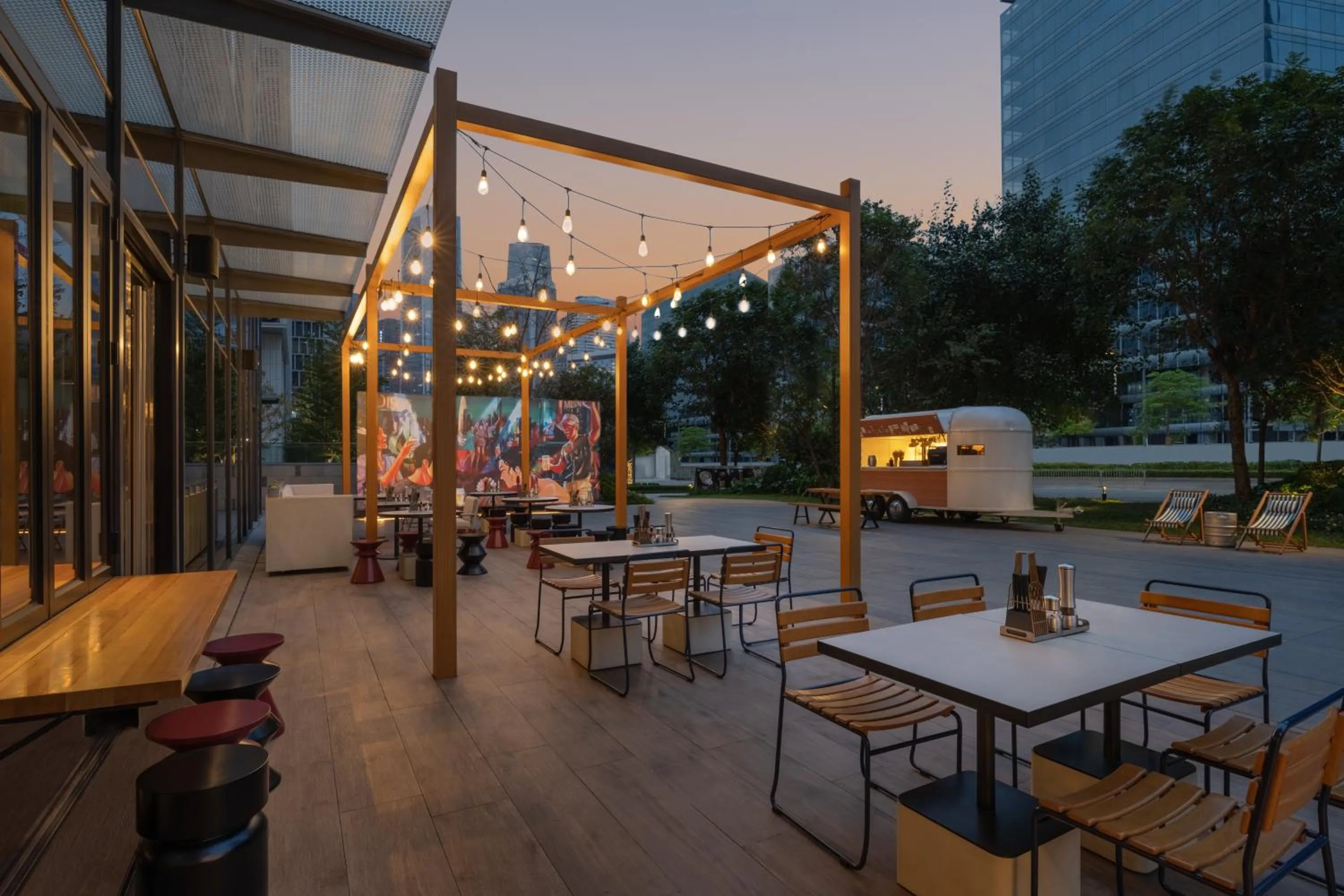 Restaurant/places to eat in Jen Shenzhen Qianhai By Shangri-La