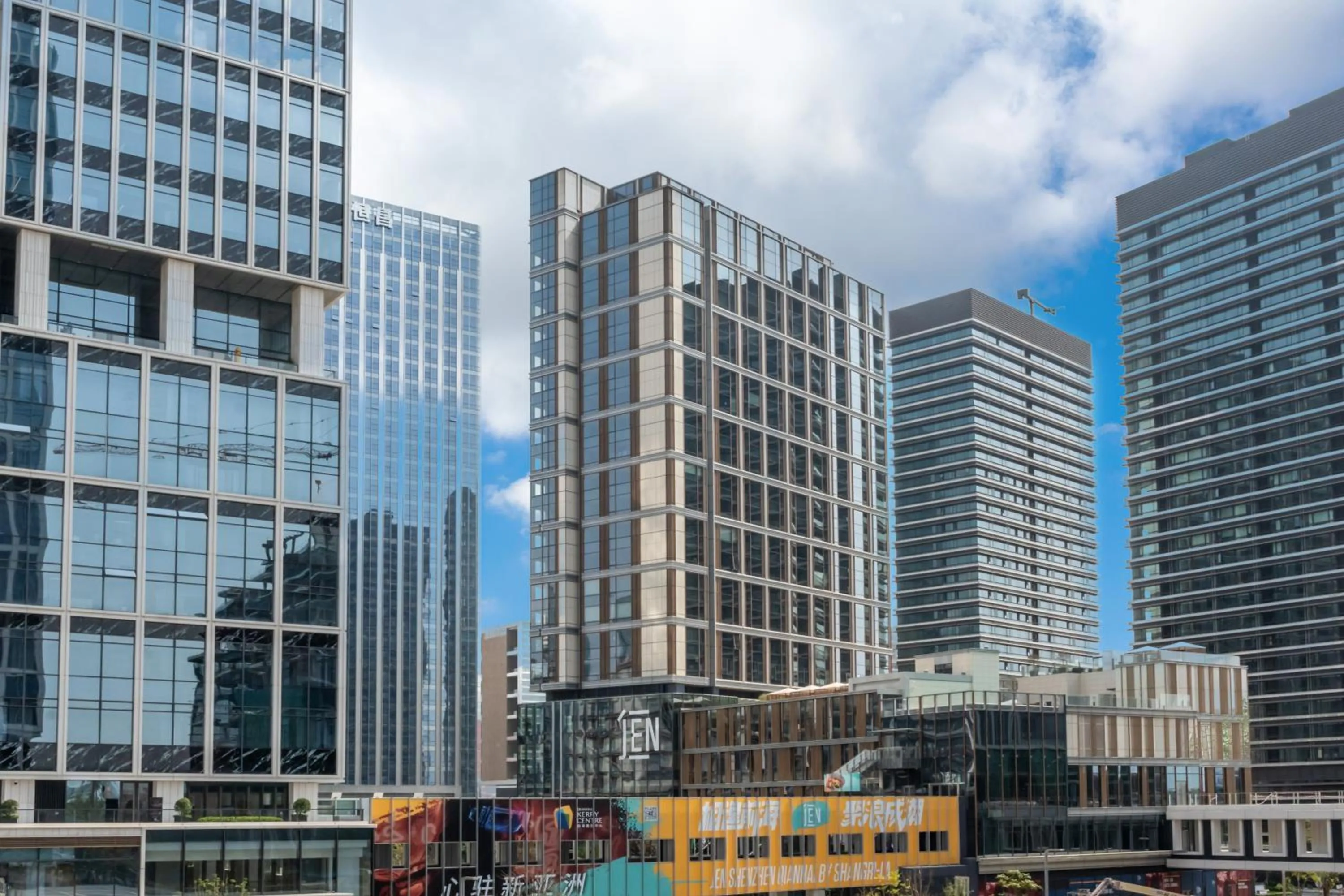 Property building in Jen Shenzhen Qianhai By Shangri-La