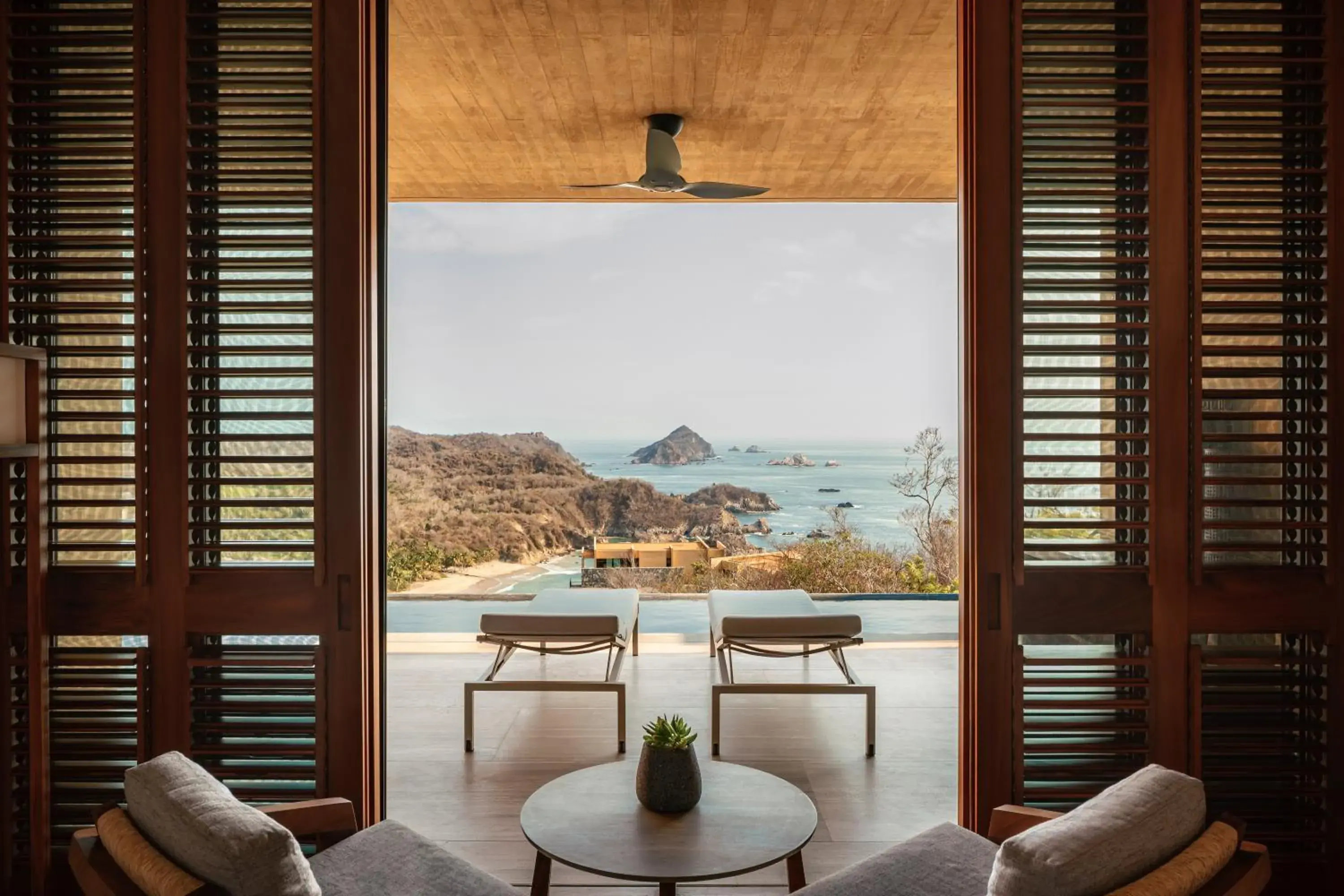 Cliffside Oceanview One-Bedroom Suite with Infinity Pool in Four Seasons Resort Tamarindo, México Cliffside Oceanview One-Bedroom Suite with Infinity Pool in Four Seasons Resort Tamarindo, México