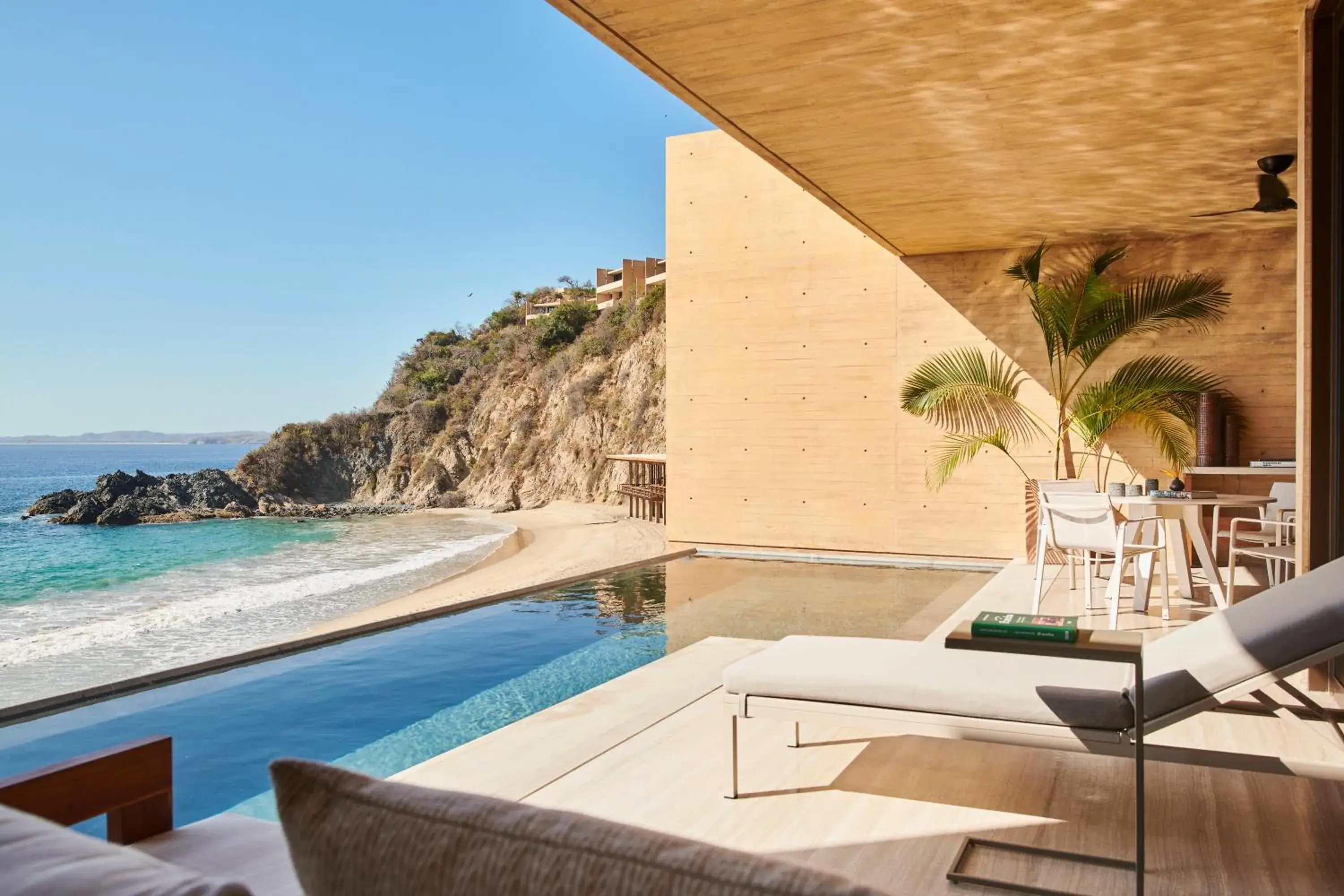 Beachfront Two-Bedroom Outer-Connected Suite With Infinity Pool in Four Seasons Resort Tamarindo, México Beachfront Two-Bedroom Outer-Connected Suite With Infinity Pool in Four Seasons Resort Tamarindo, México