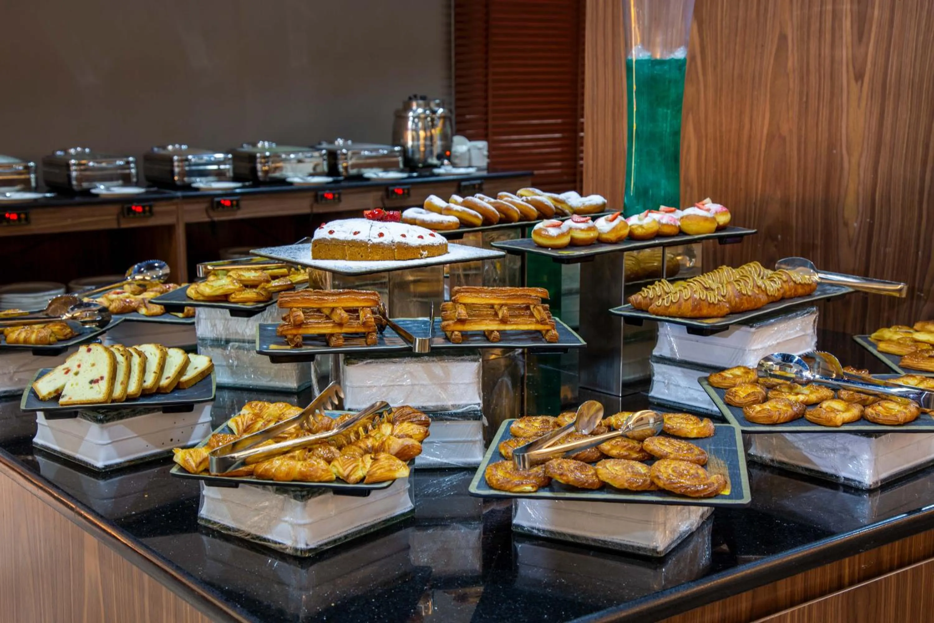 Food and drinks in Petra Moon Luxury Hotel