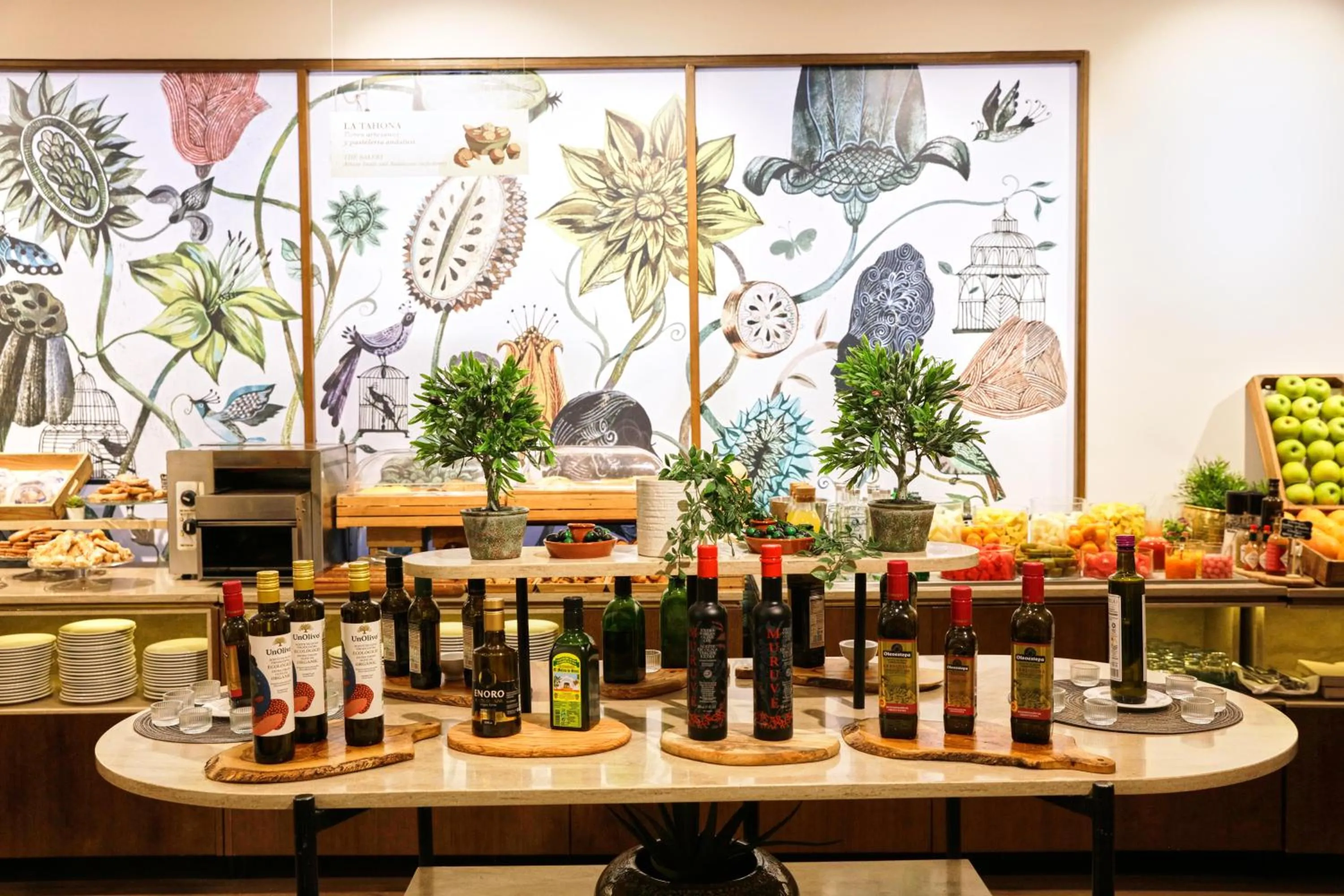 Restaurant/places to eat in Hotel Bécquer