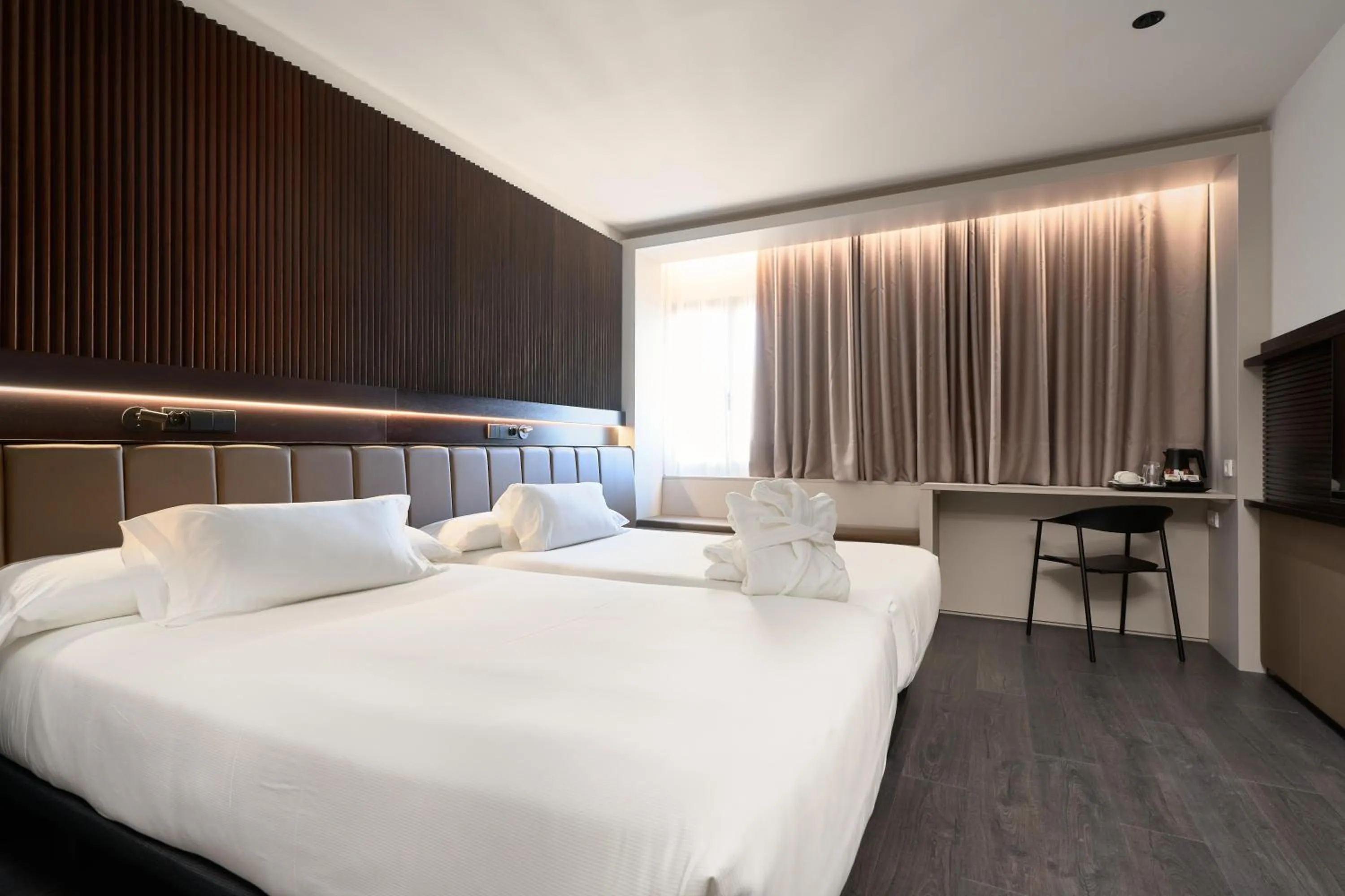 Photo of the whole room, Bed in Hotel Bécquer