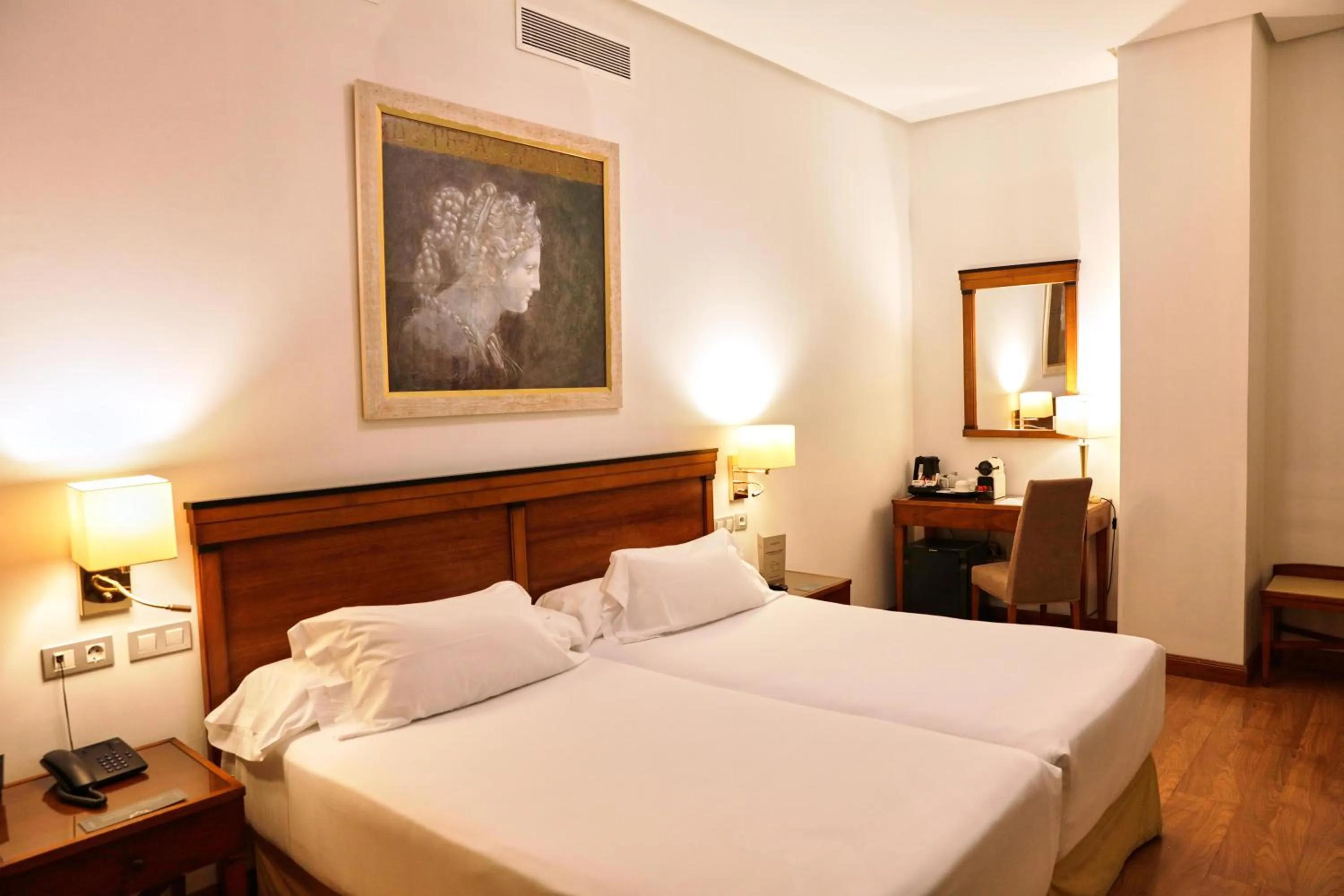 Photo of the whole room, Bed in Hotel Bécquer